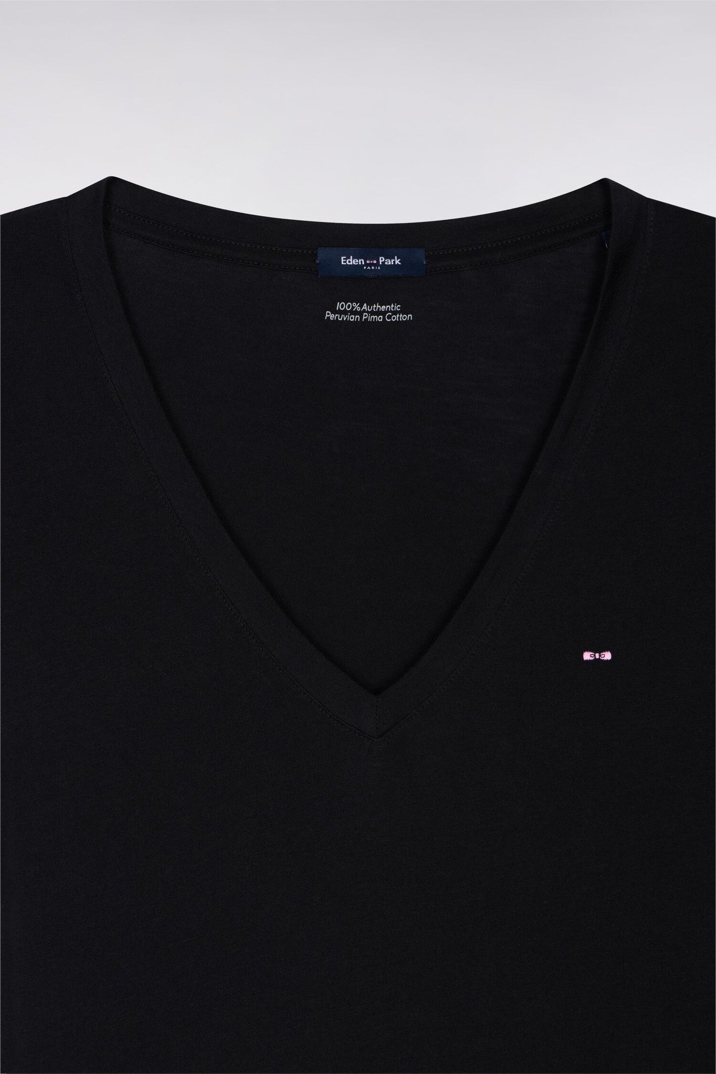 T-shirt à manches courtes col V en coton Pima noir coupe regular
