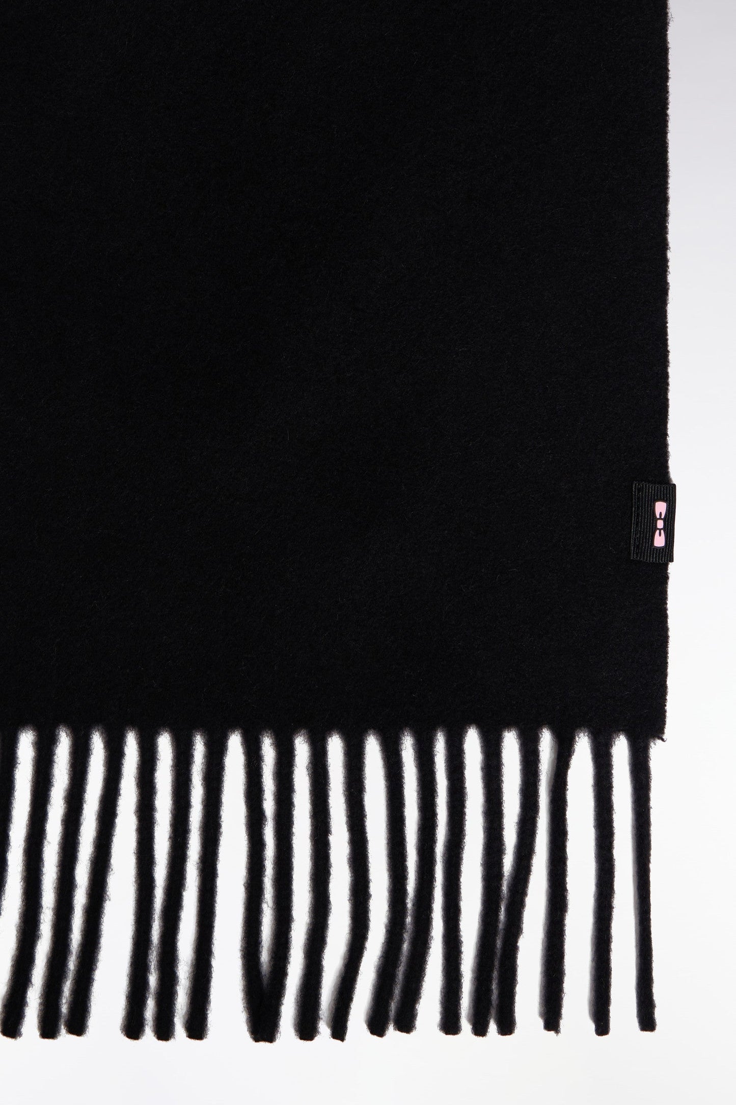 Écharpe frangée en laine vierge noire