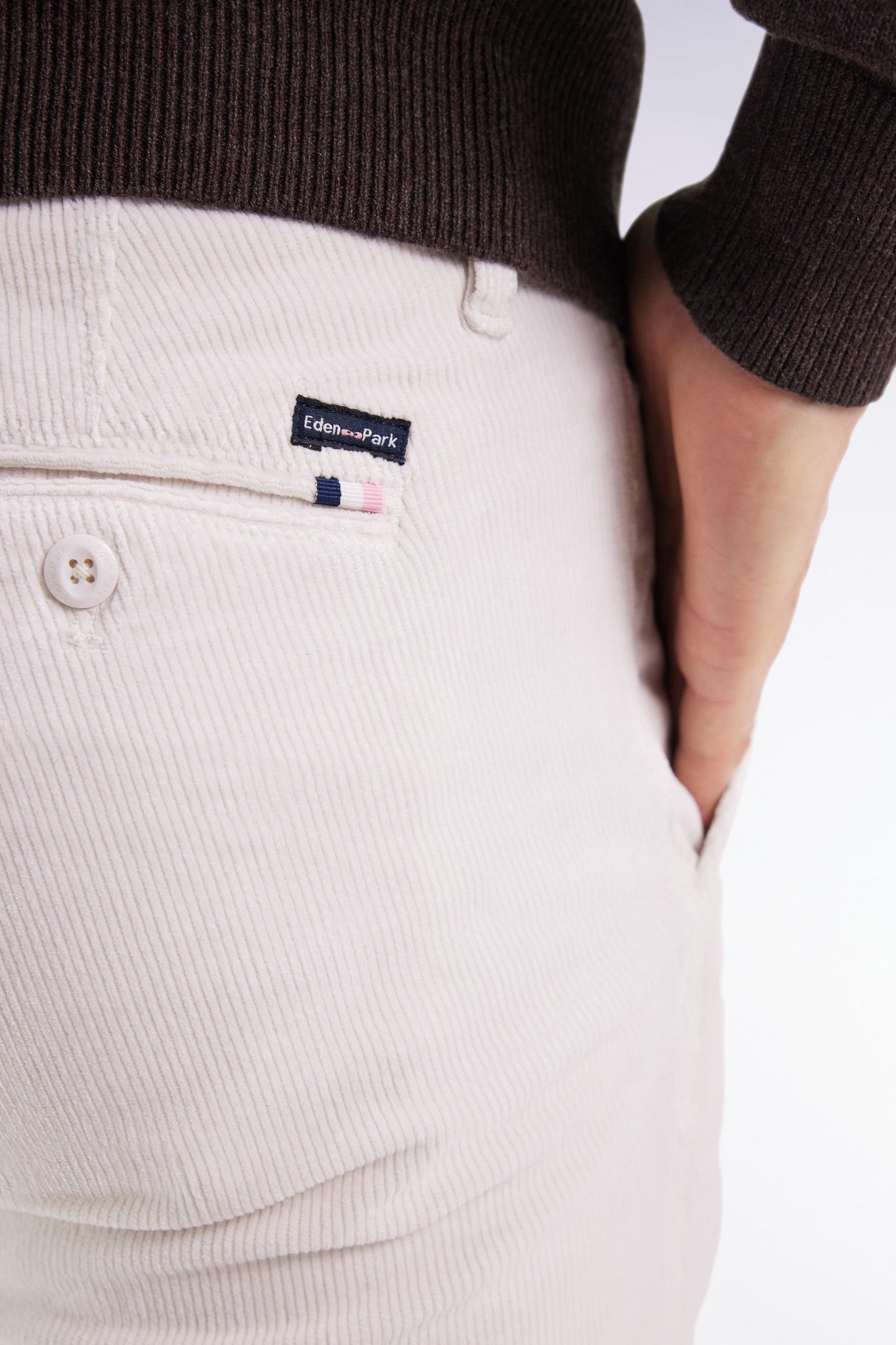 Pantalon chino sans plis en velours stretch écru