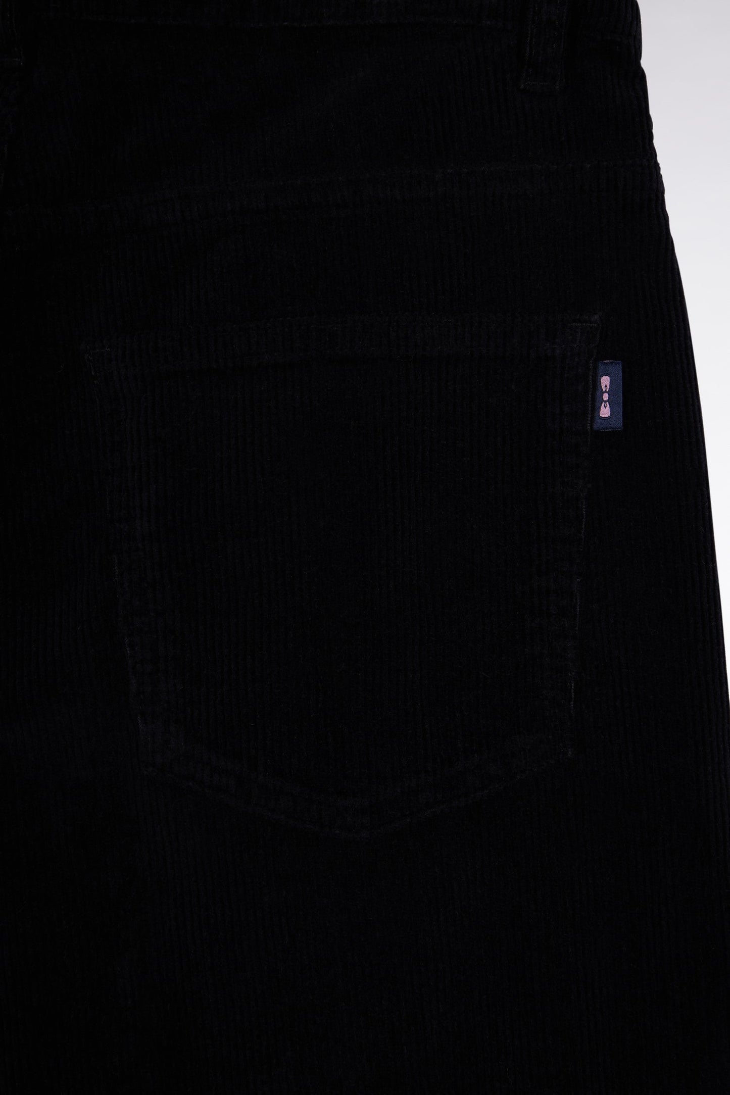 Pantalon 5 poches en velours côtelé noir