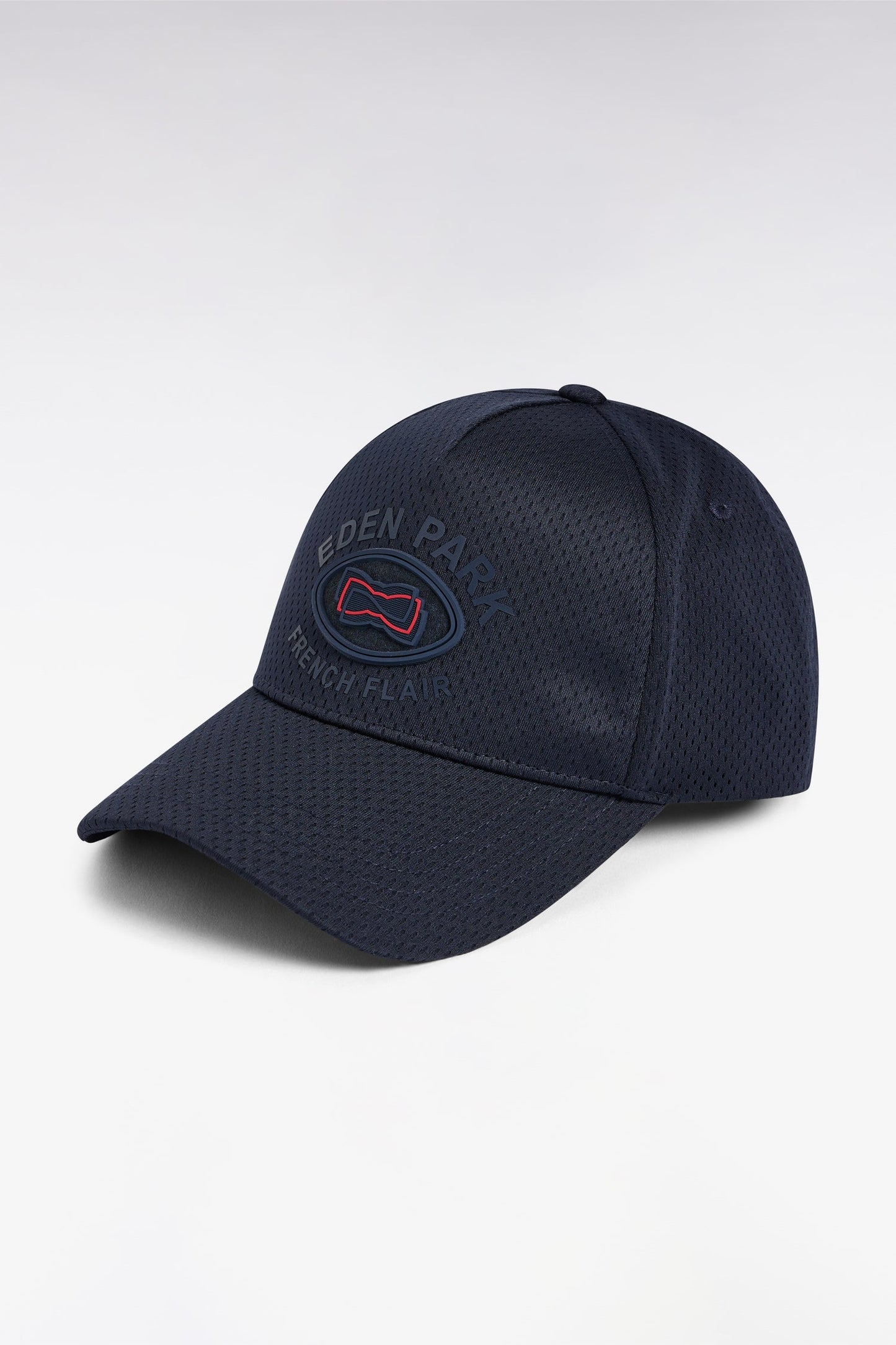 Casquette en mesh marine à motif reliefé