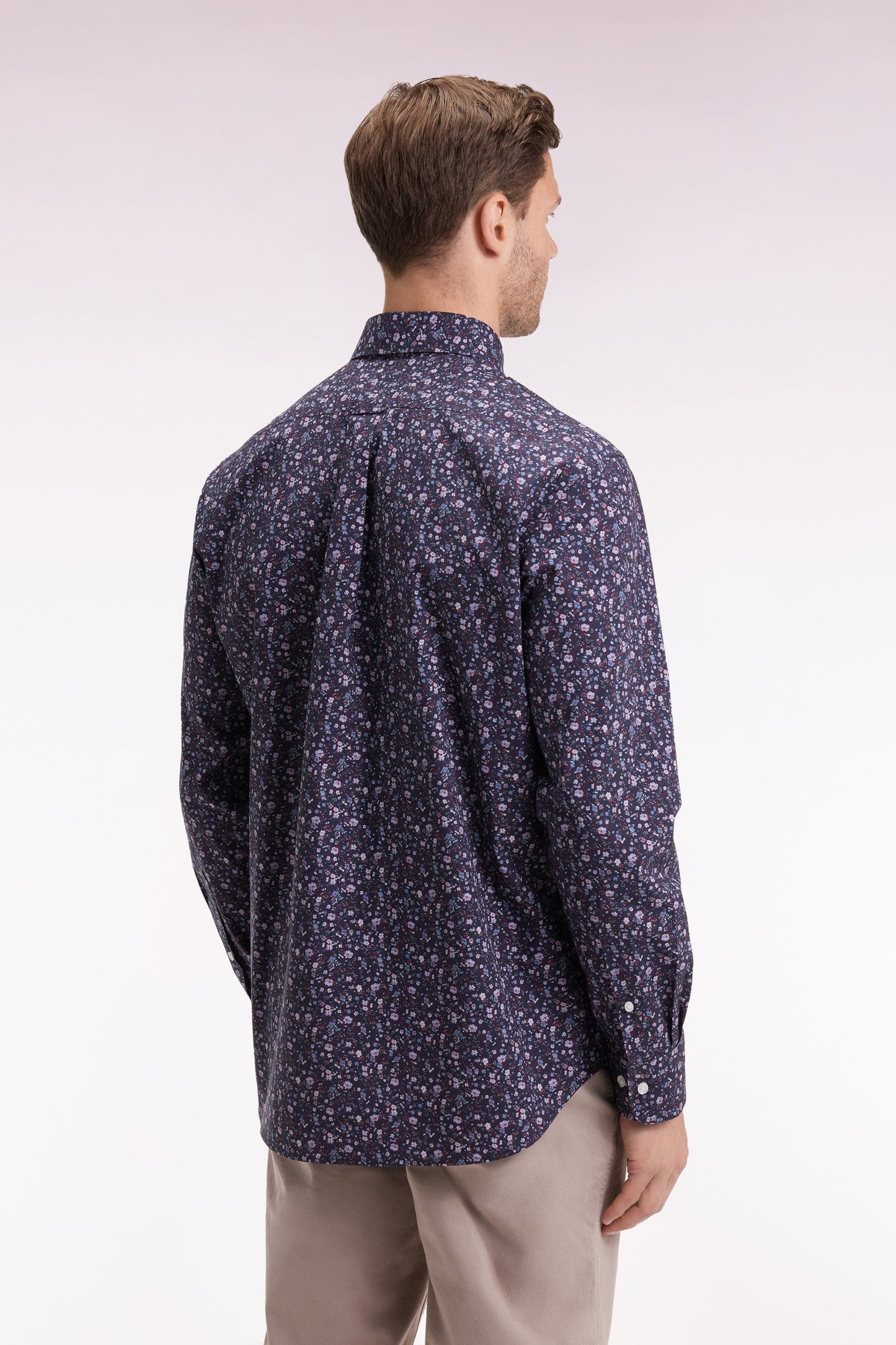 Chemise en coton marine à micro-motifs fleurs coupe droite