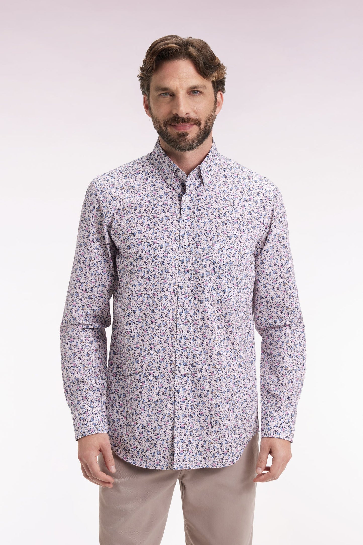 Chemise en coton beige à micro-motifs fleurs coupe droite