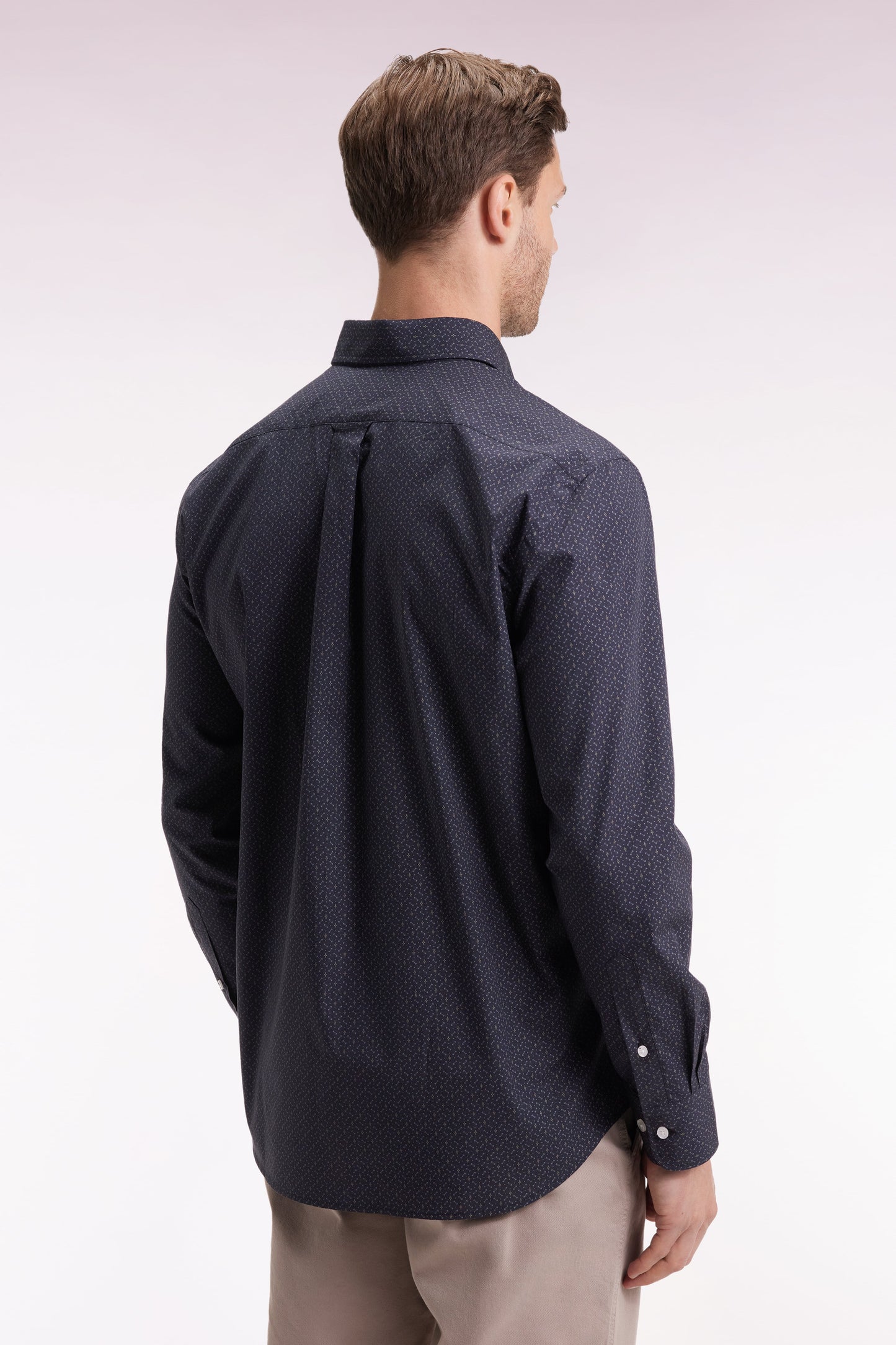 Chemise en coton gris à micro-motifs coupe droite