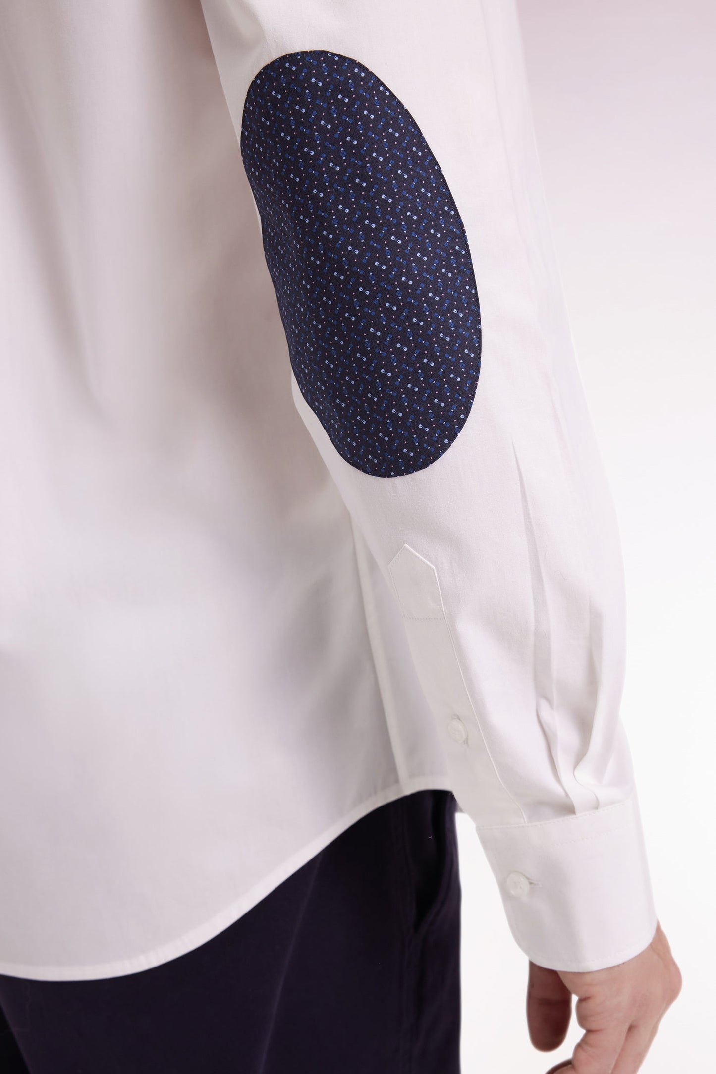 Chemise en coton blanc à coudière imprimées coupe droite
