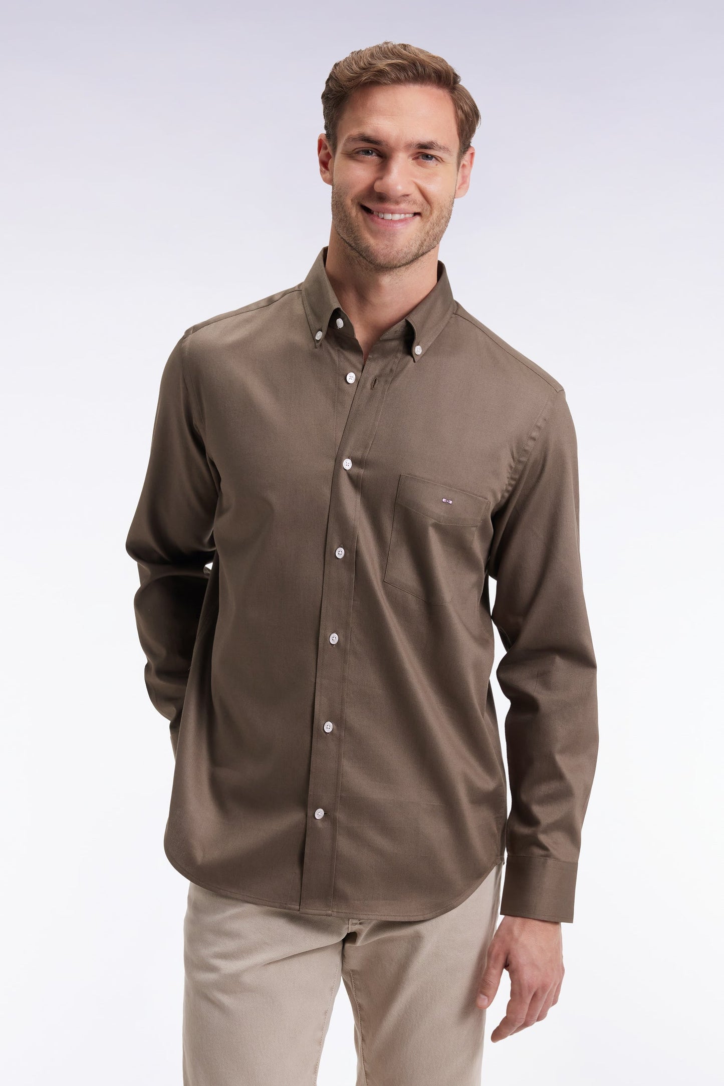 Chemise en coton piqué kaki coupe droite
