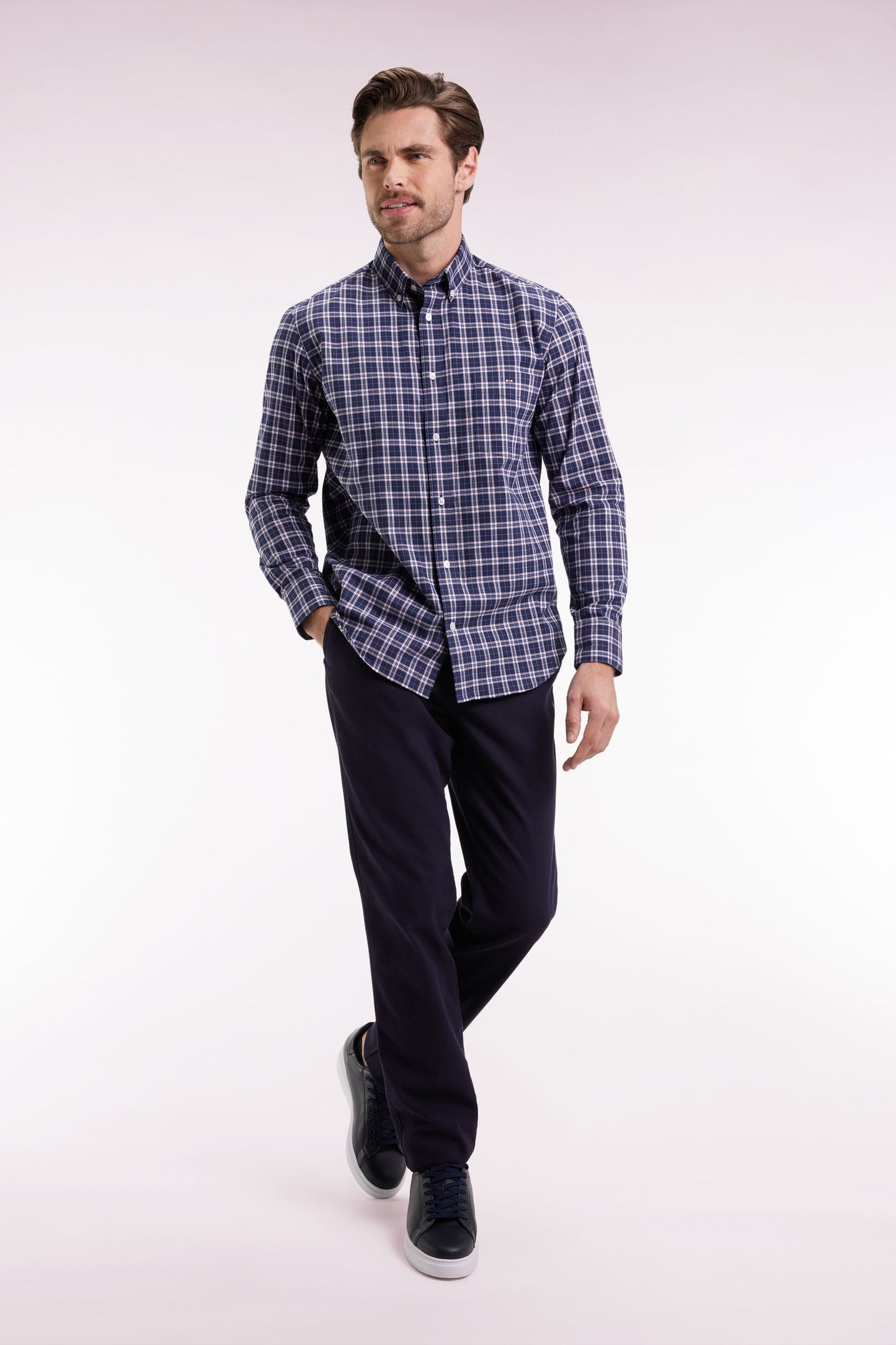 Chemise à carreaux en coton marine et rose coupe droite