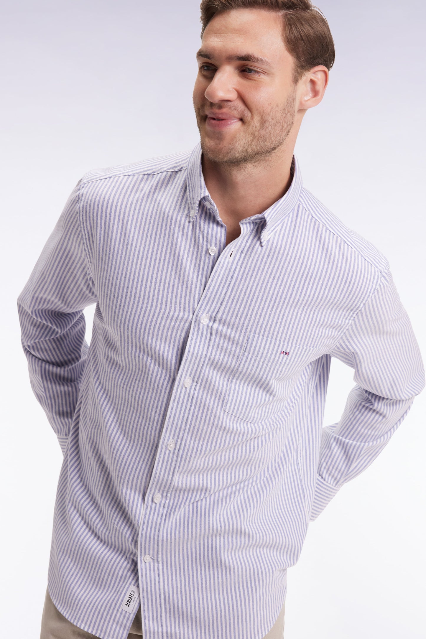 Chemise en popeline de coton rayée bleue coupe droite