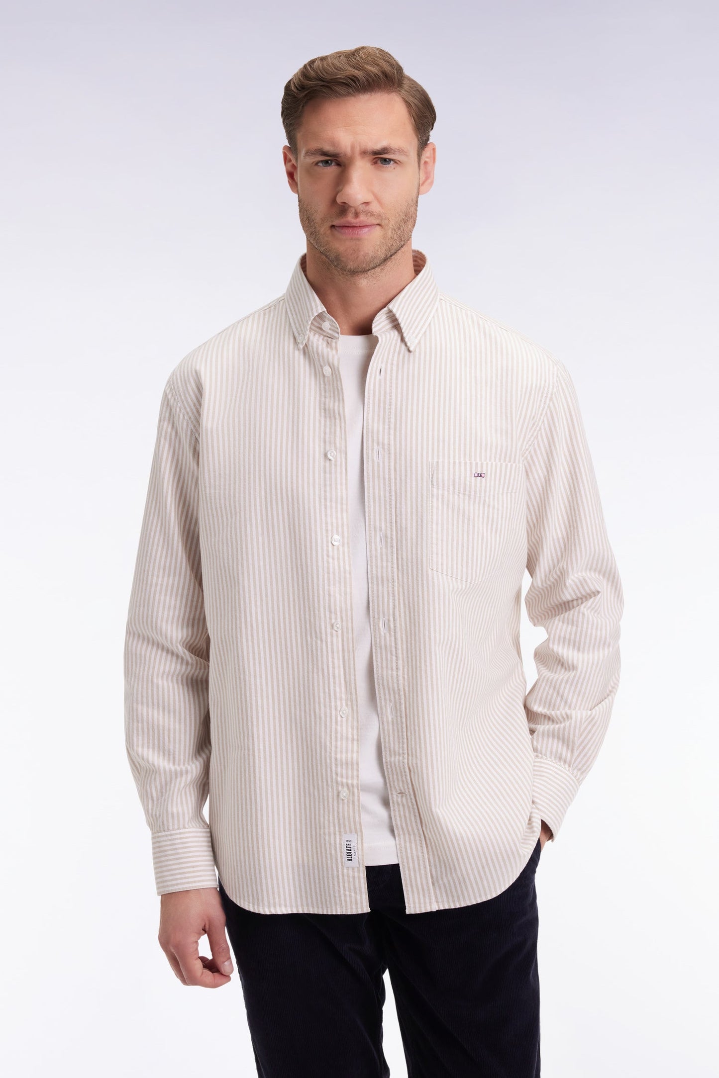 Chemise en popeline de coton rayée beige coupe droite