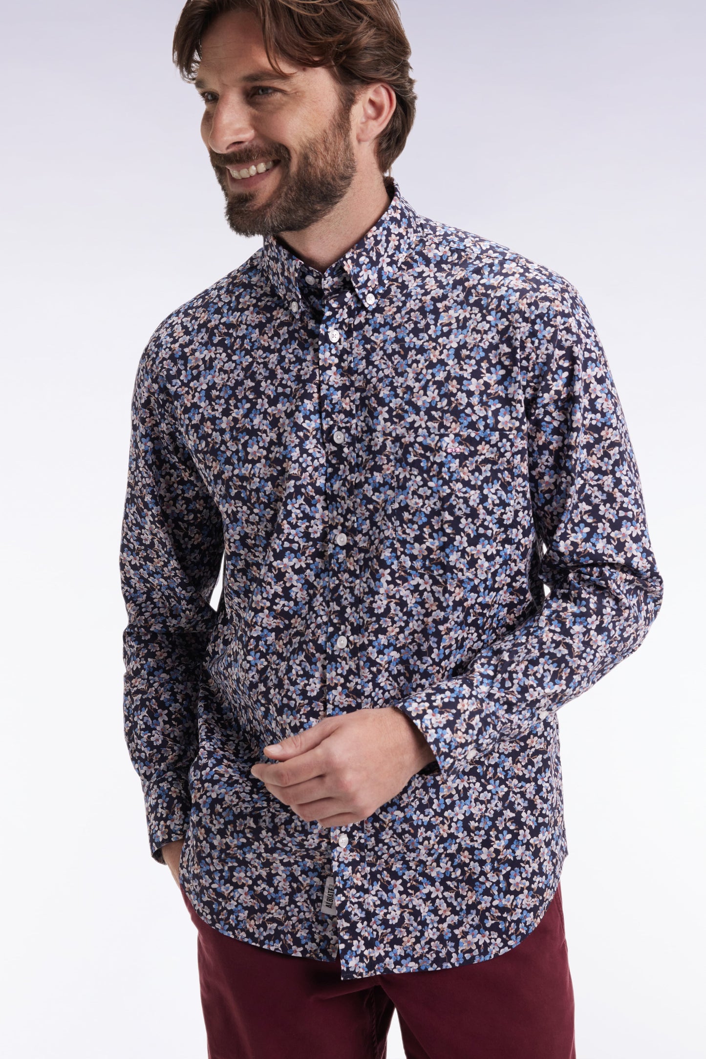 Chemise en popeline de coton à micro-motifs fleurs bleu coupe droite