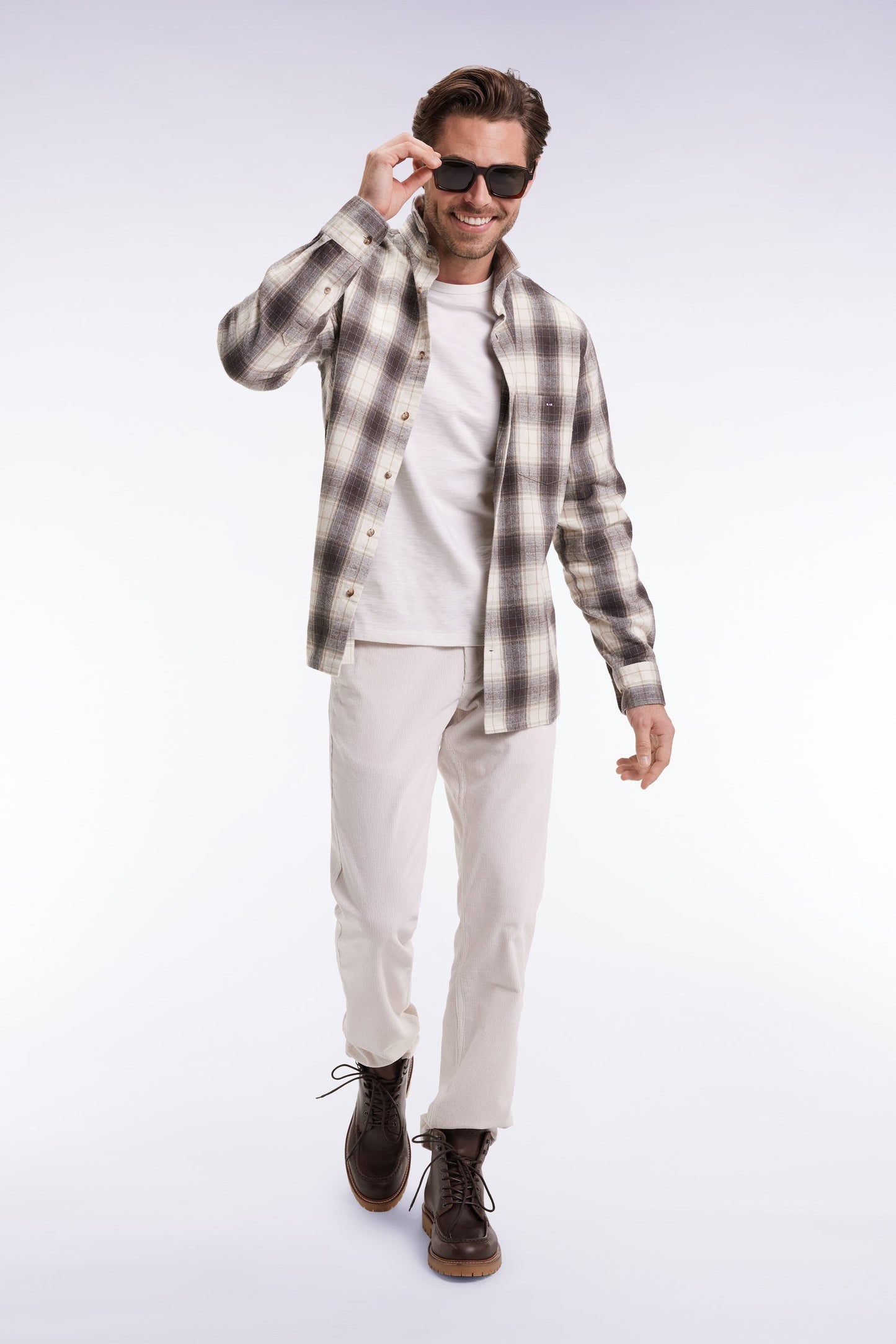 Chemise à carreaux en coton japonais beige coupe droite