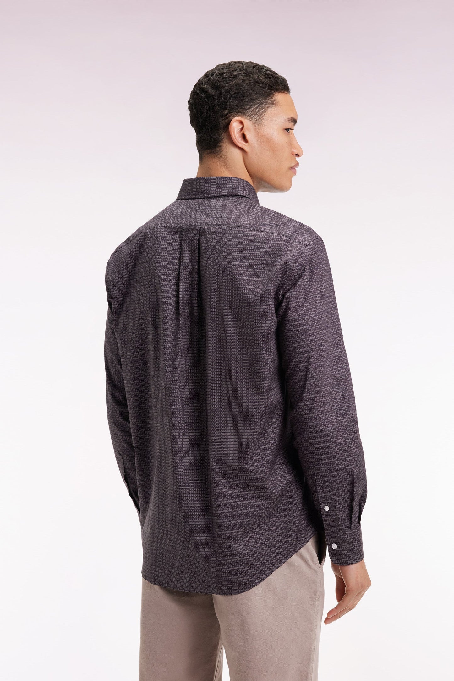 Chemise en coton Pima marron à micro-motifs coupe droite