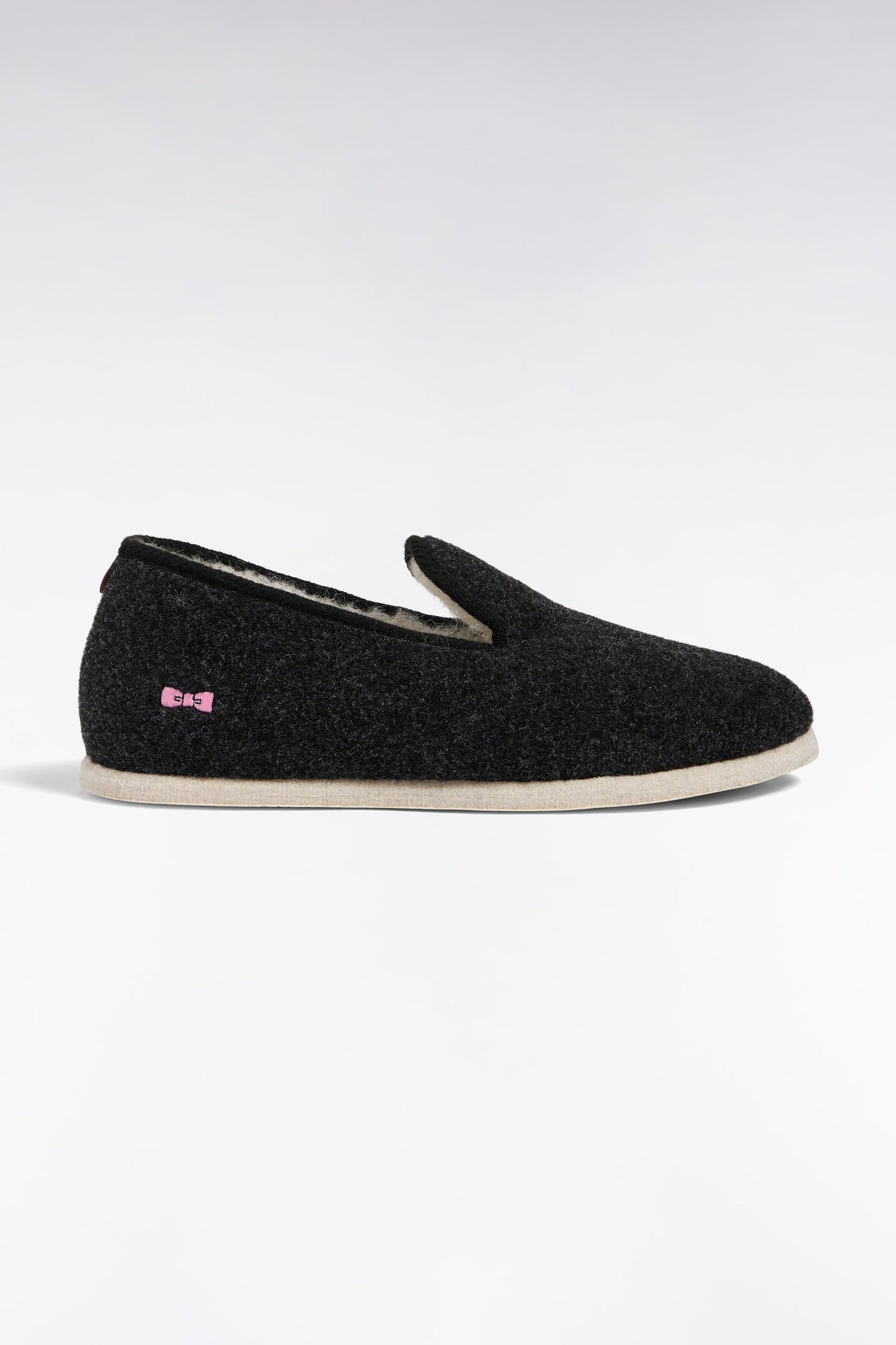 Chaussons en feutre et laine de mouton gris