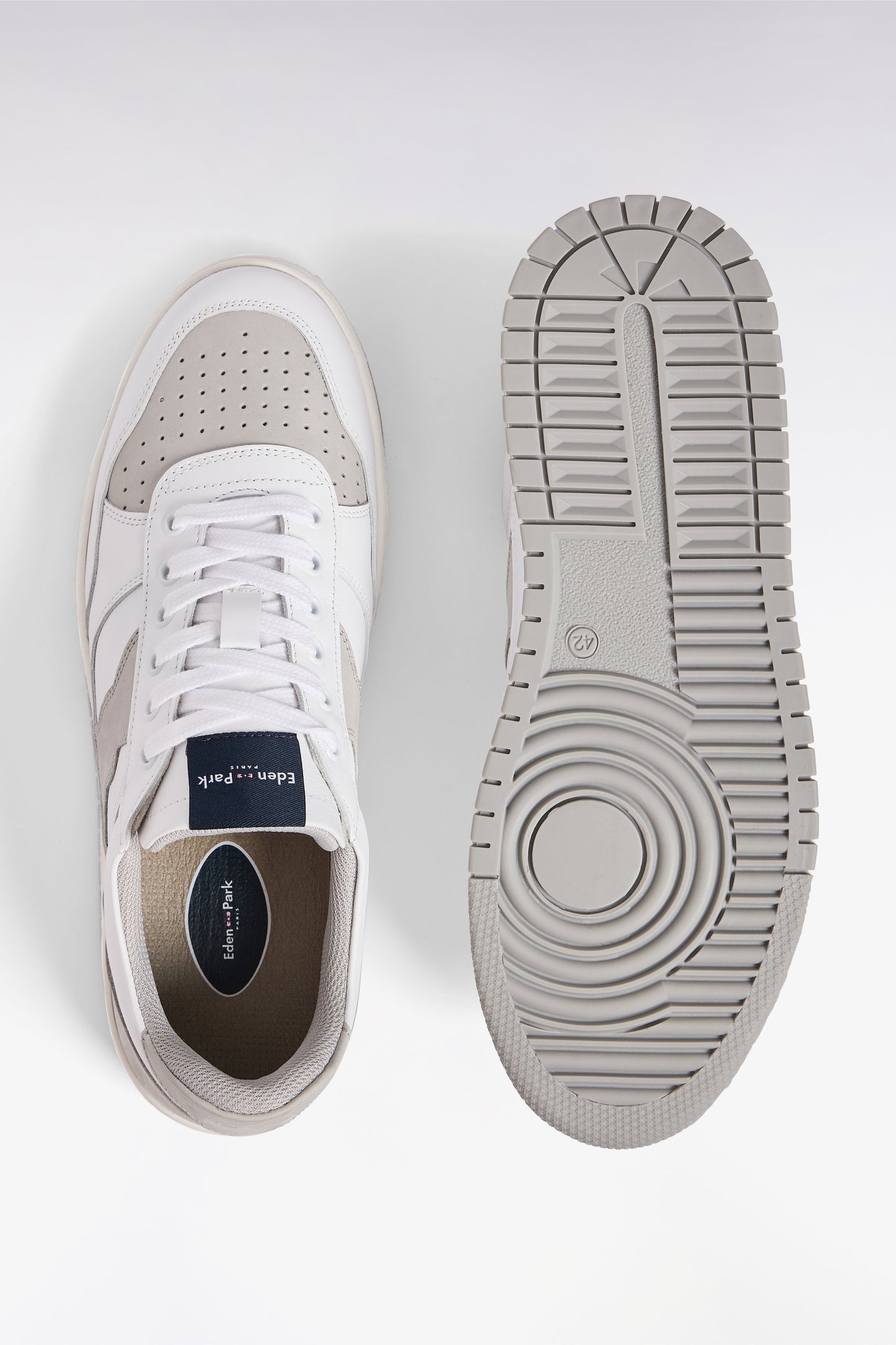 Sneakers bimatières en cuir et daim grises et blanches