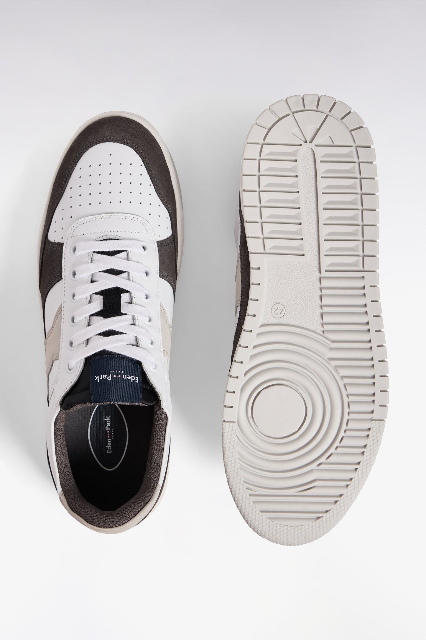 Sneakers bimatières en cuir lisse blanc et cuir suédé marron