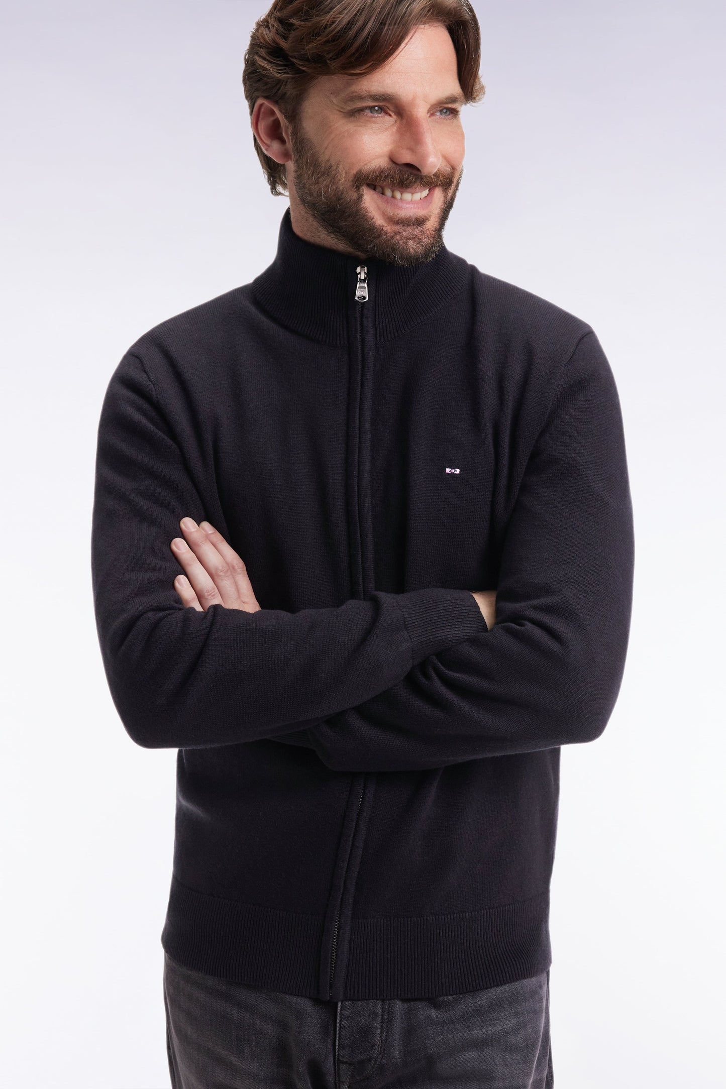 Cardigan zippé en laine et coton noir coupe droite