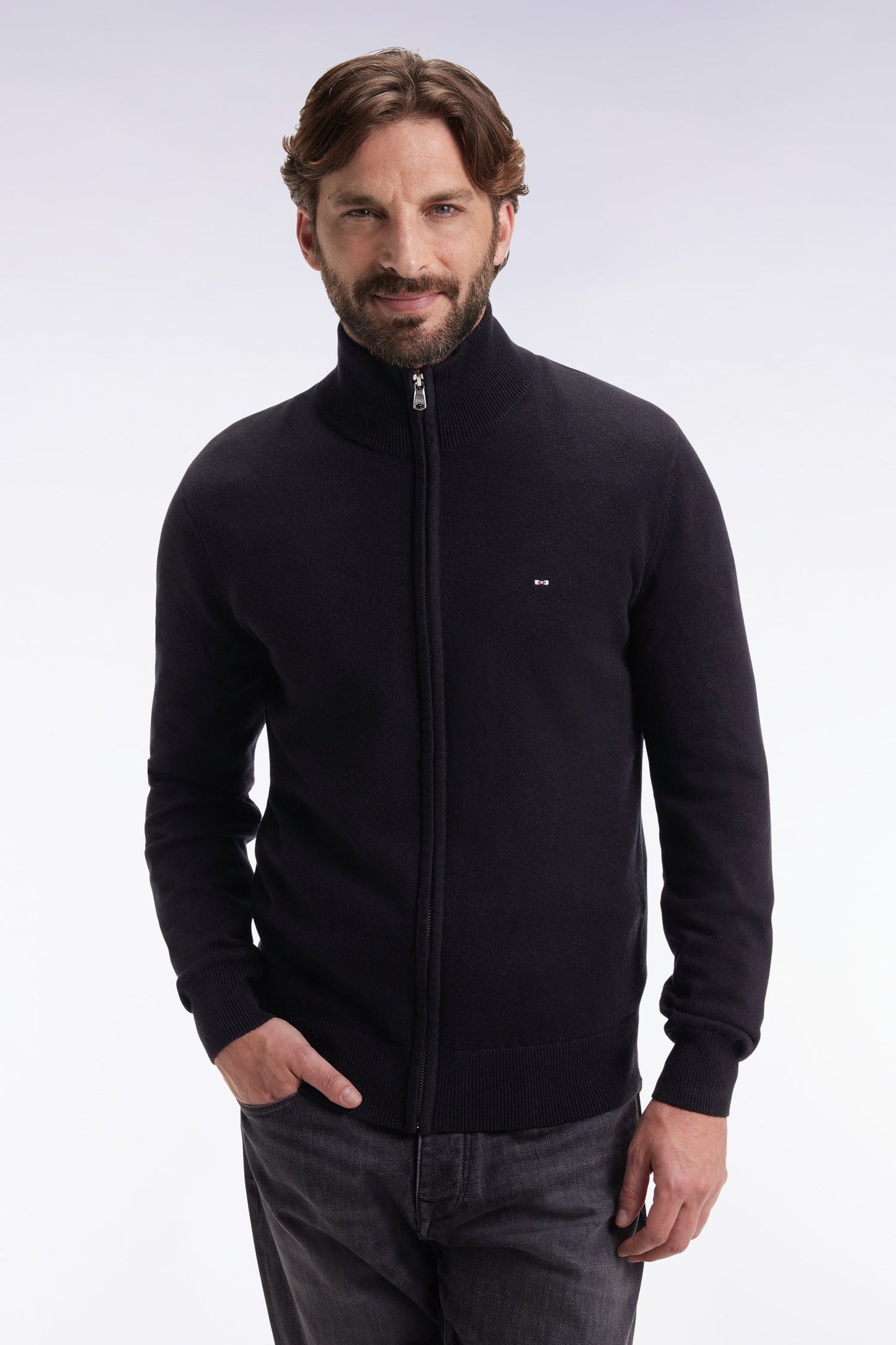 Cardigan zippé en laine et coton noir coupe droite