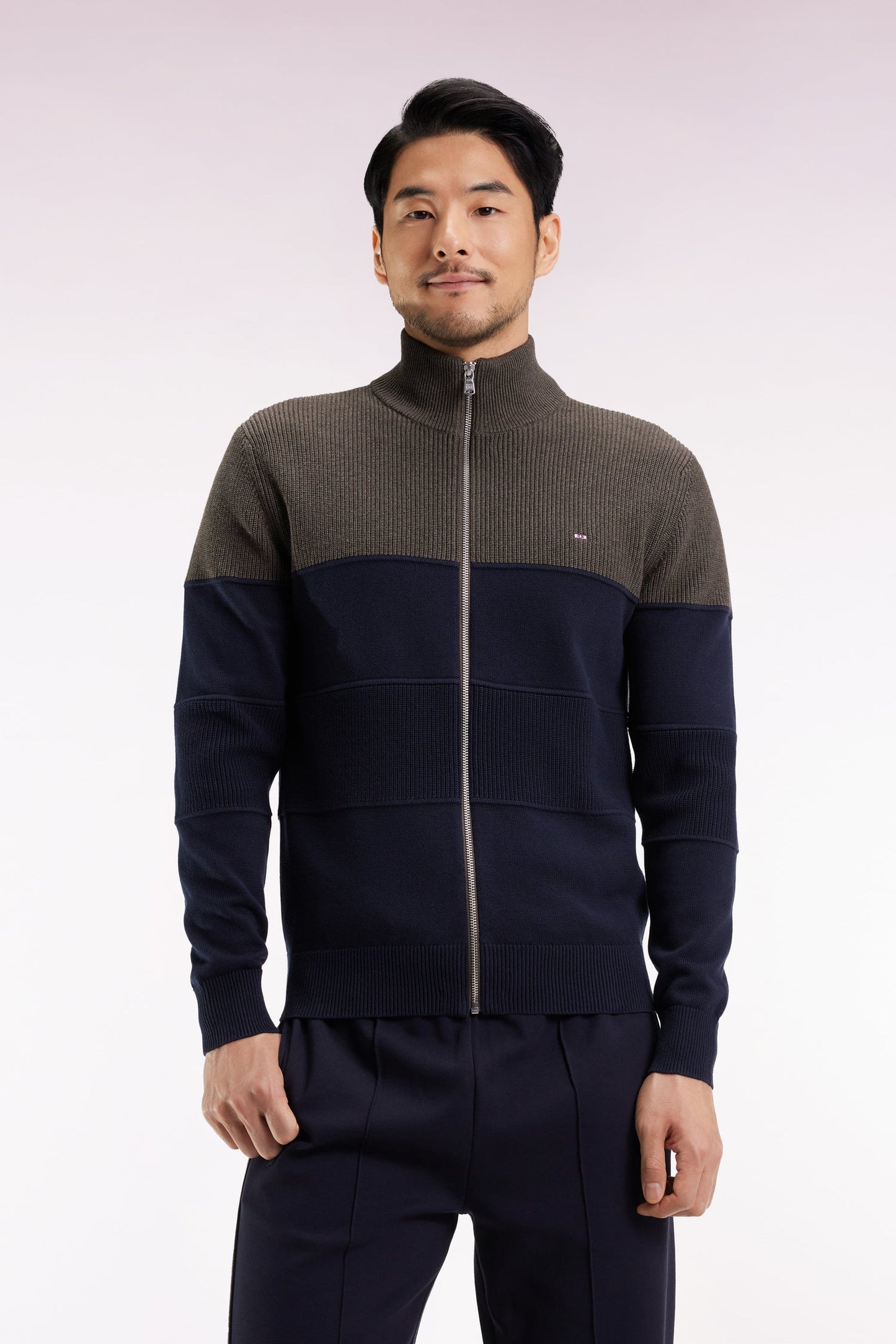 Cardigan zippé en coton bicolore marine et marron coupe droite
