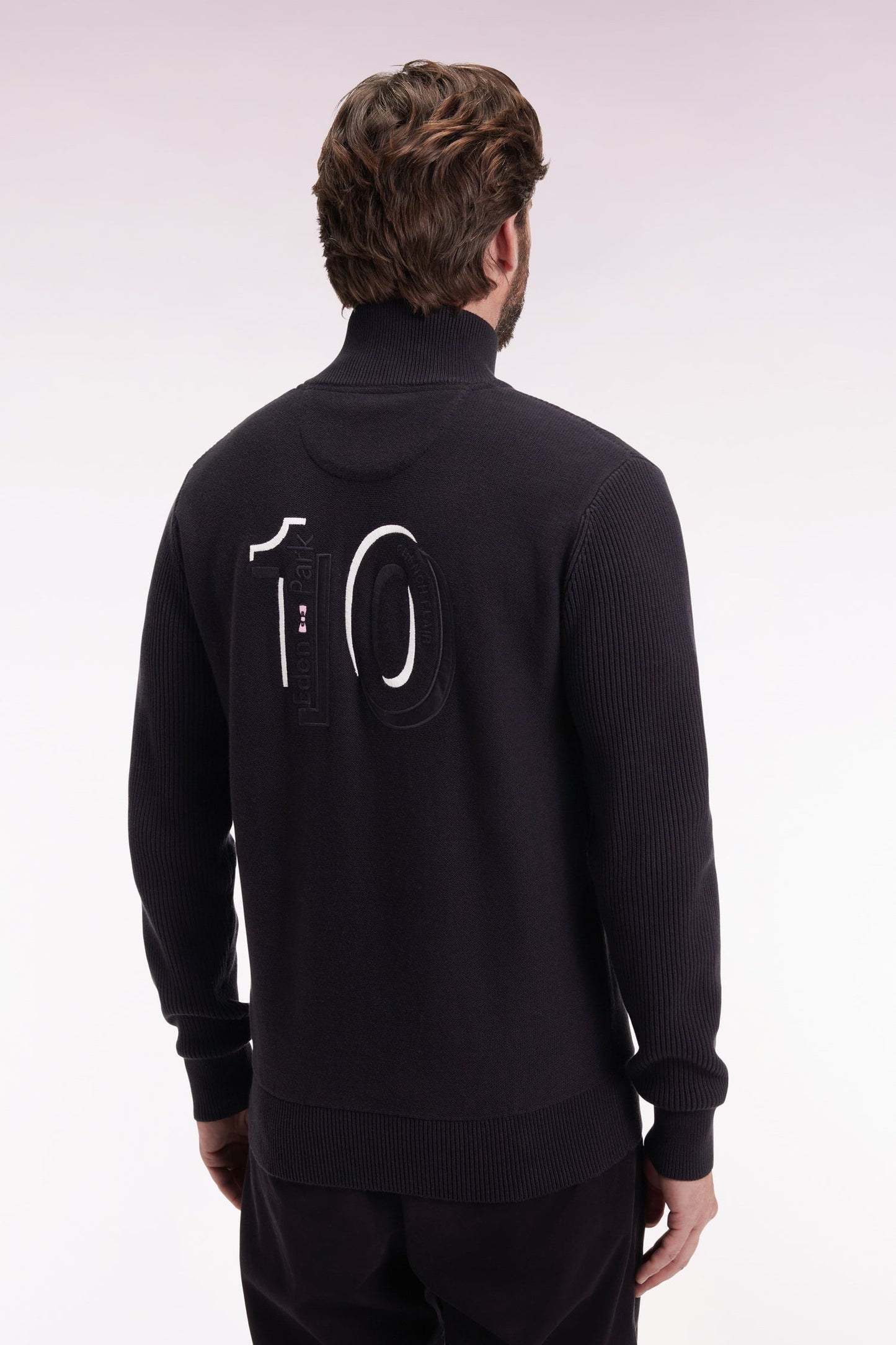 Cardigan zippé en coton noir à rayures grises coupe droite