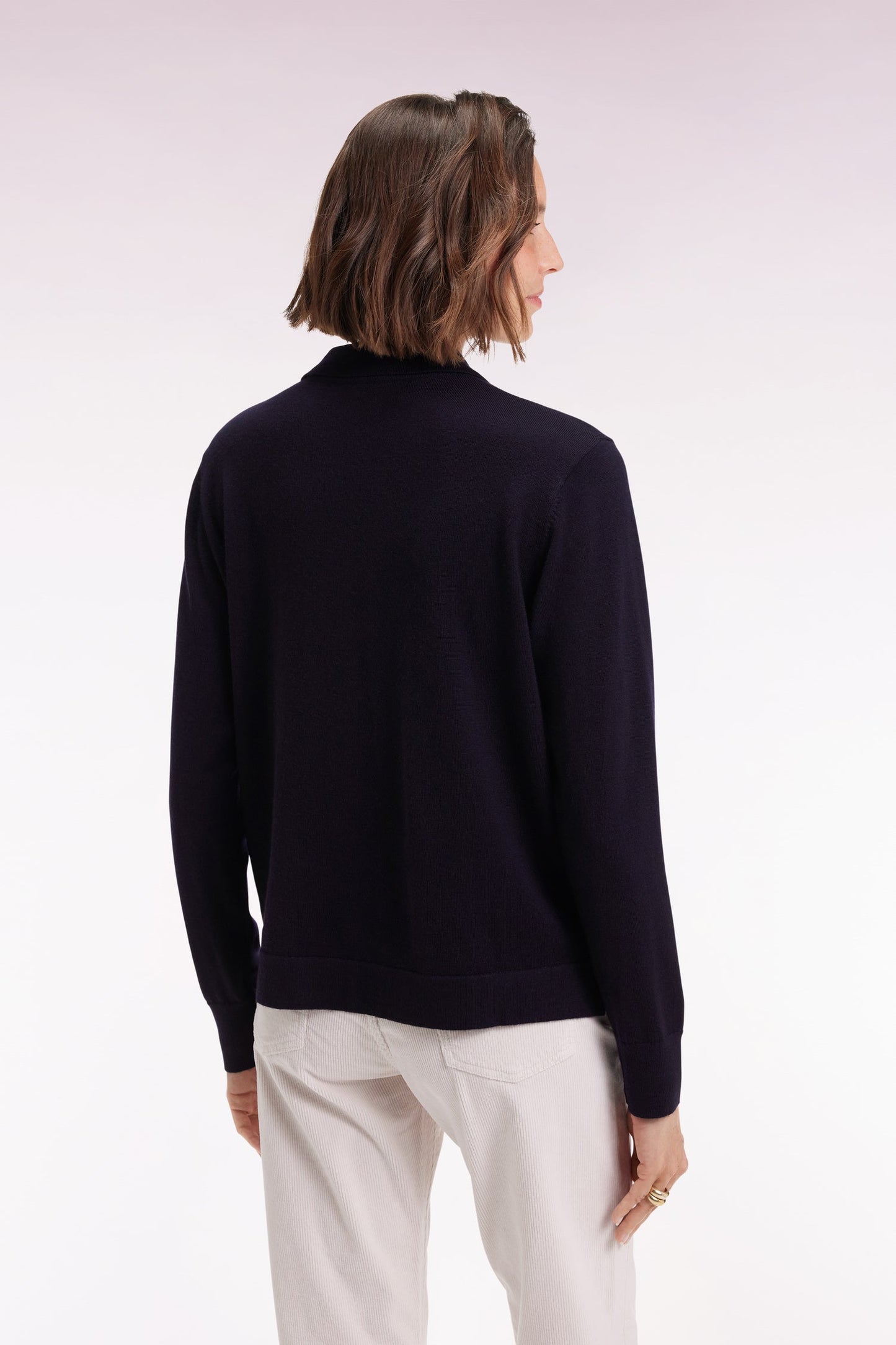 Cardigan à col classique en laine mérinos marine coupe droite