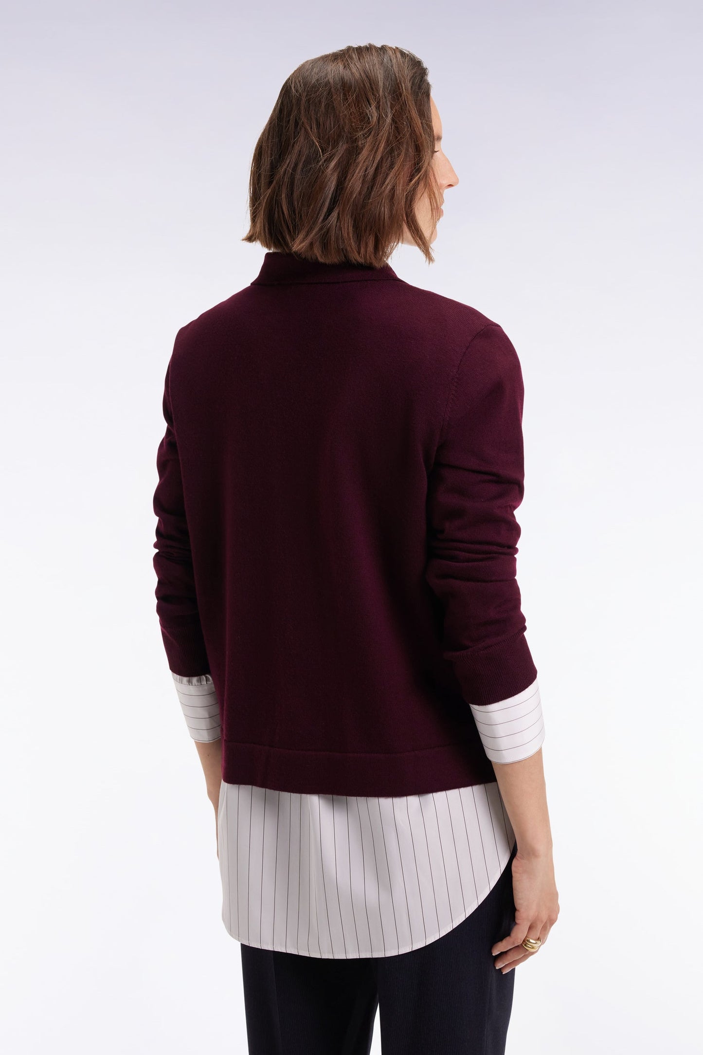 Cardigan à col classique en laine mérinos bordeaux coupe droite