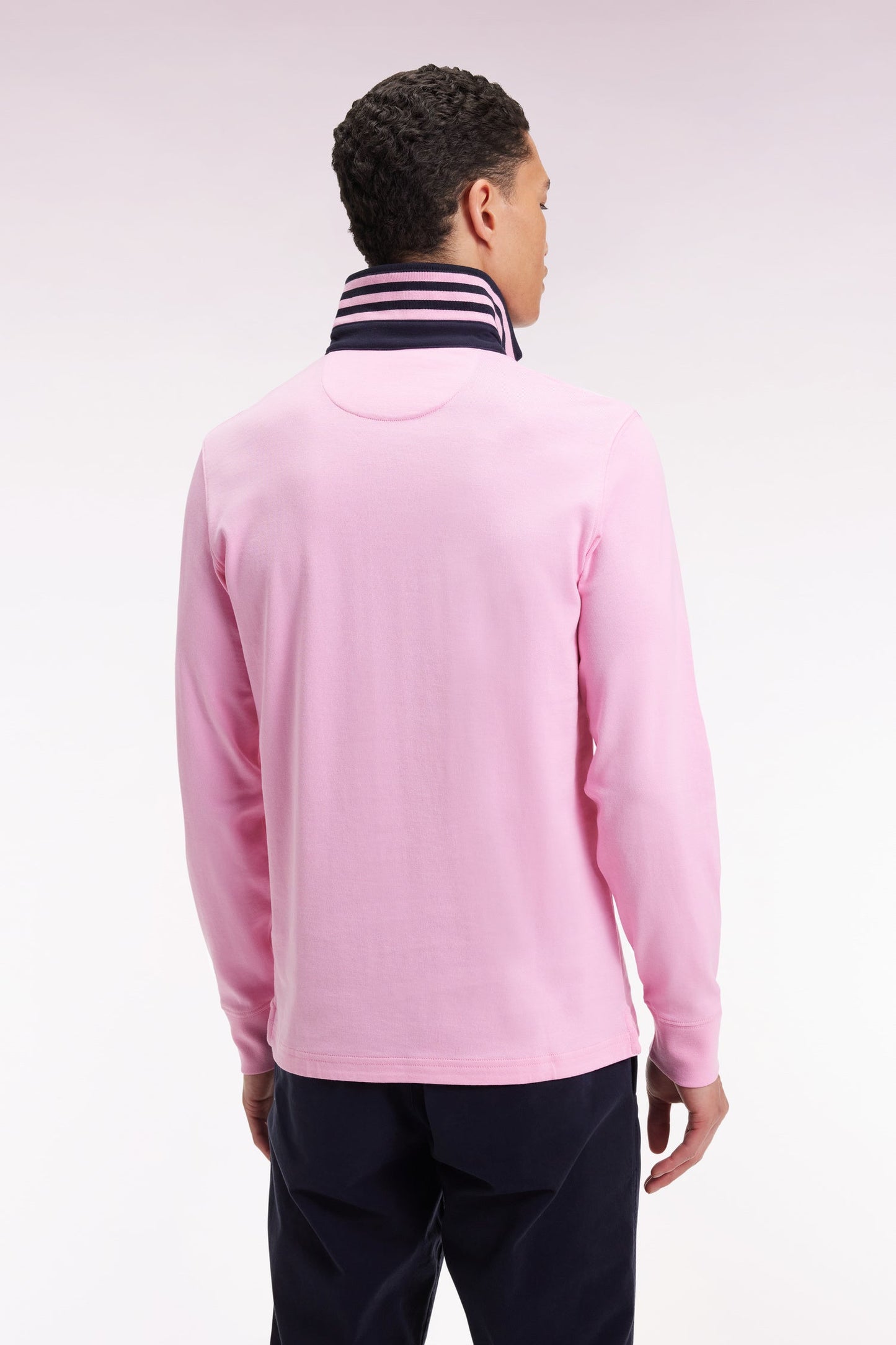 Maillot manches longues en jersey rose dessous de col rayé