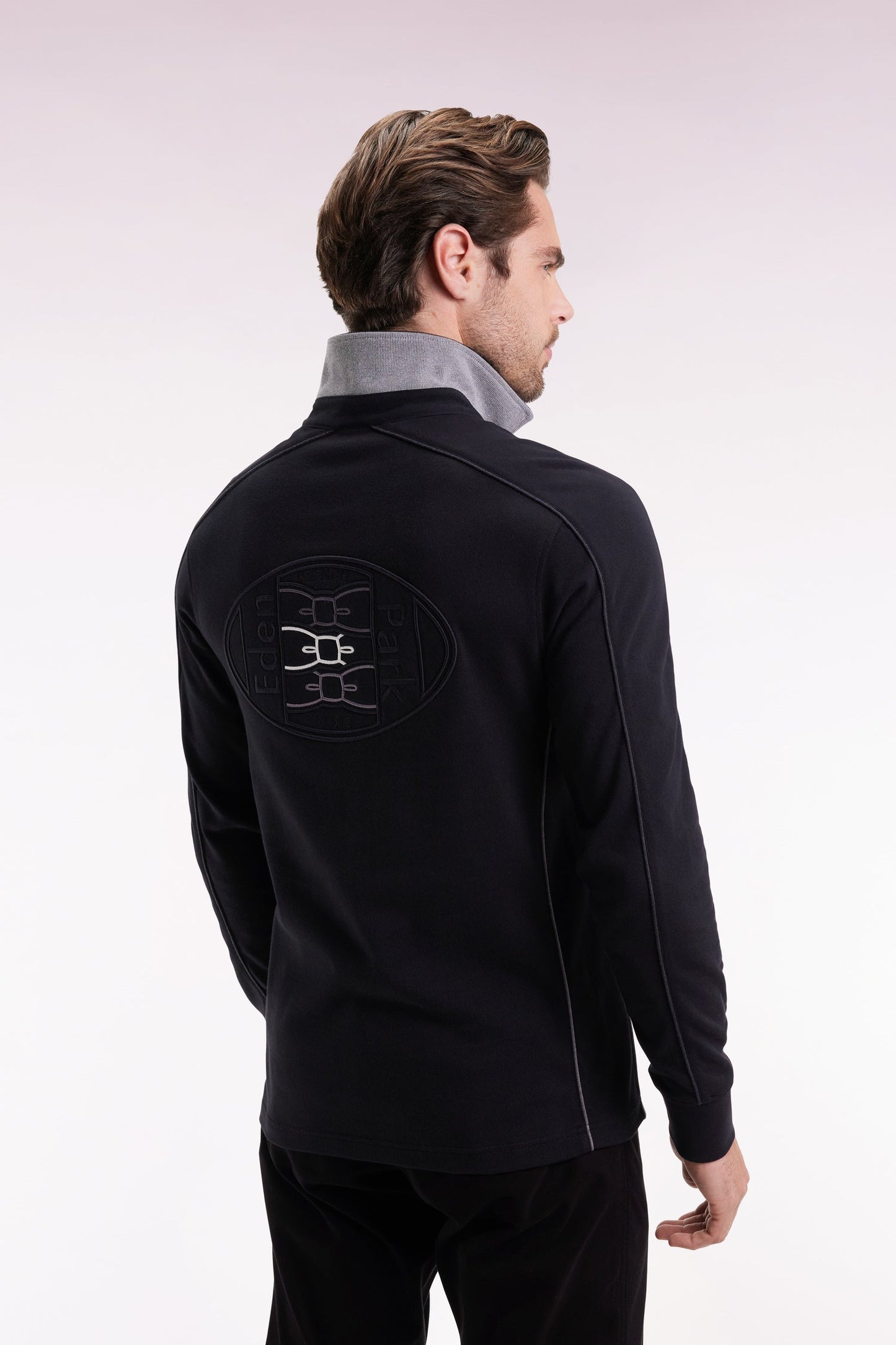 Maillot à manches longues en jersey de coton épais noir passepoils coupe droite