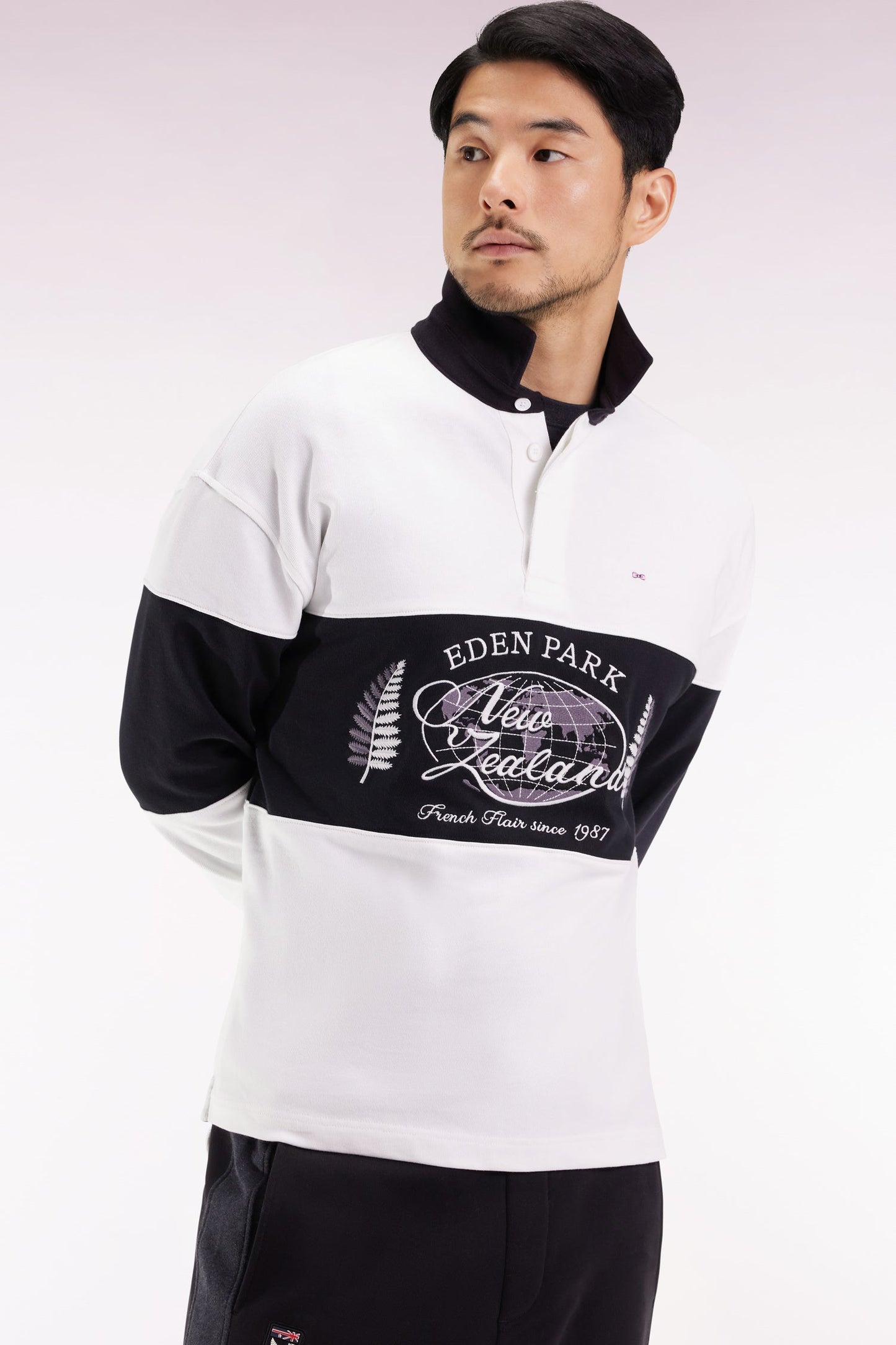 Maillot à manches longues noir et blanc broderie Nouvelle Zélande