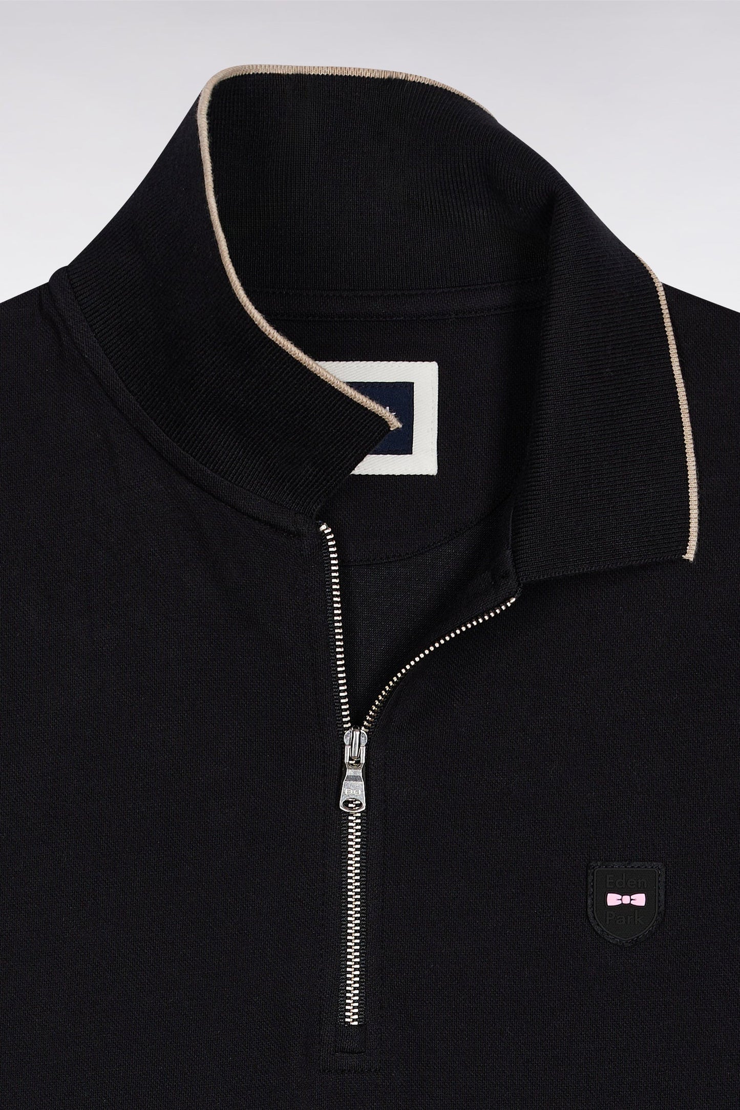 Polo manches courtes en piqué coton stretch noir zippé coupe slim