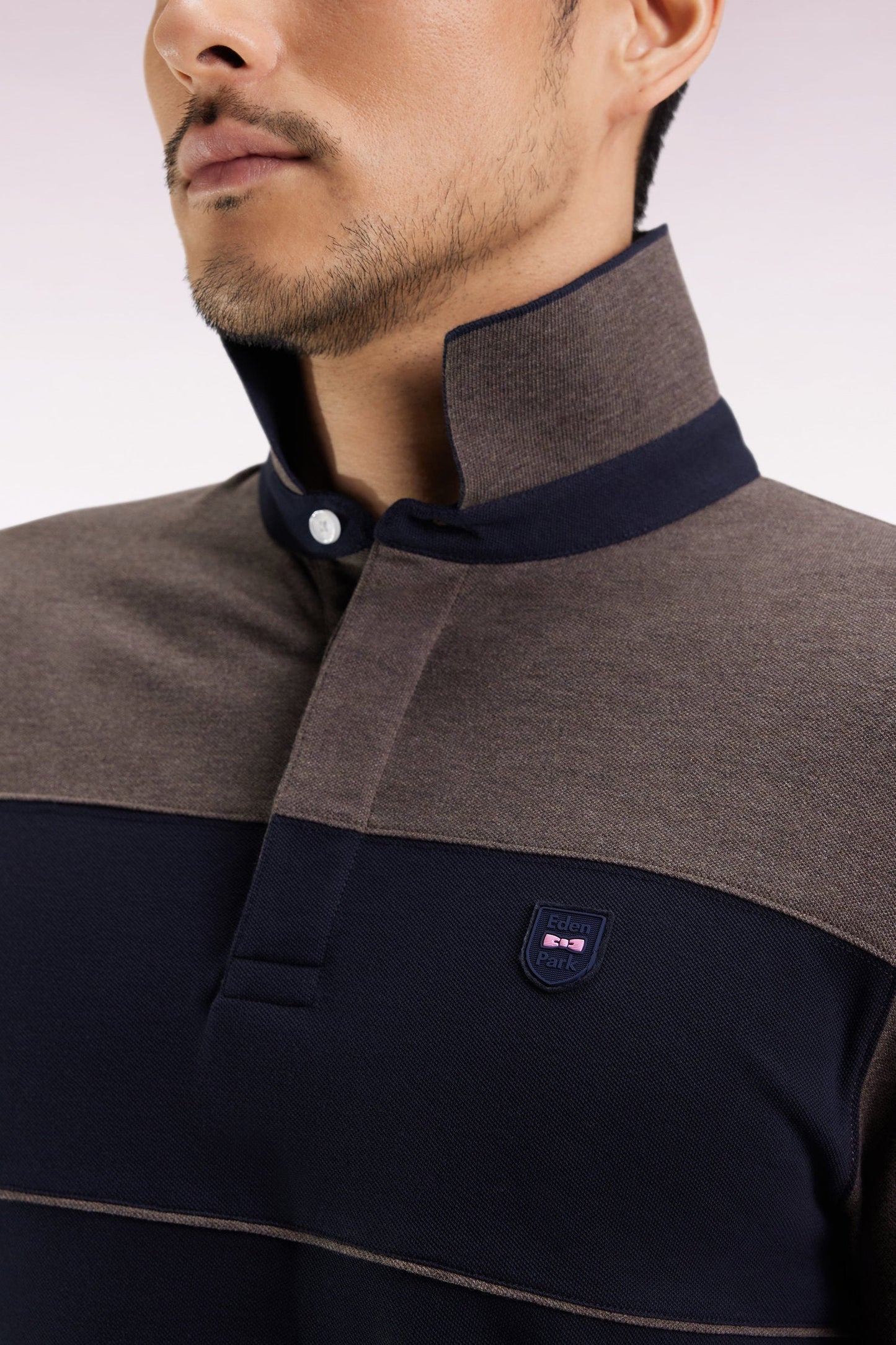 Polo bicolore manches courtes en piqué coton stretch marine coupe slim