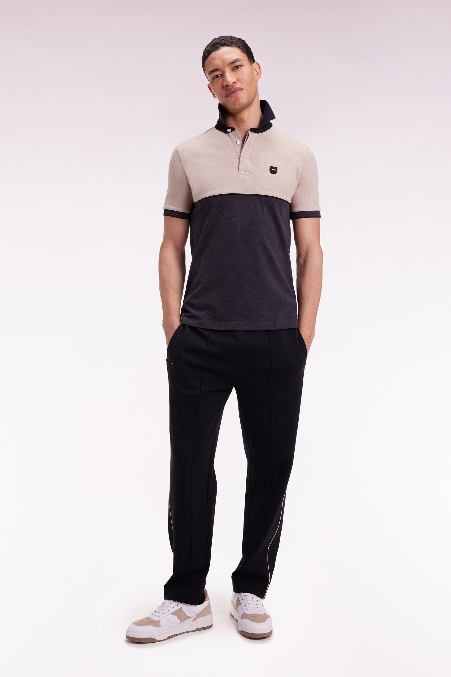 Polo bicolore manches courtes en piqué coton stretch gris foncé coupe slim