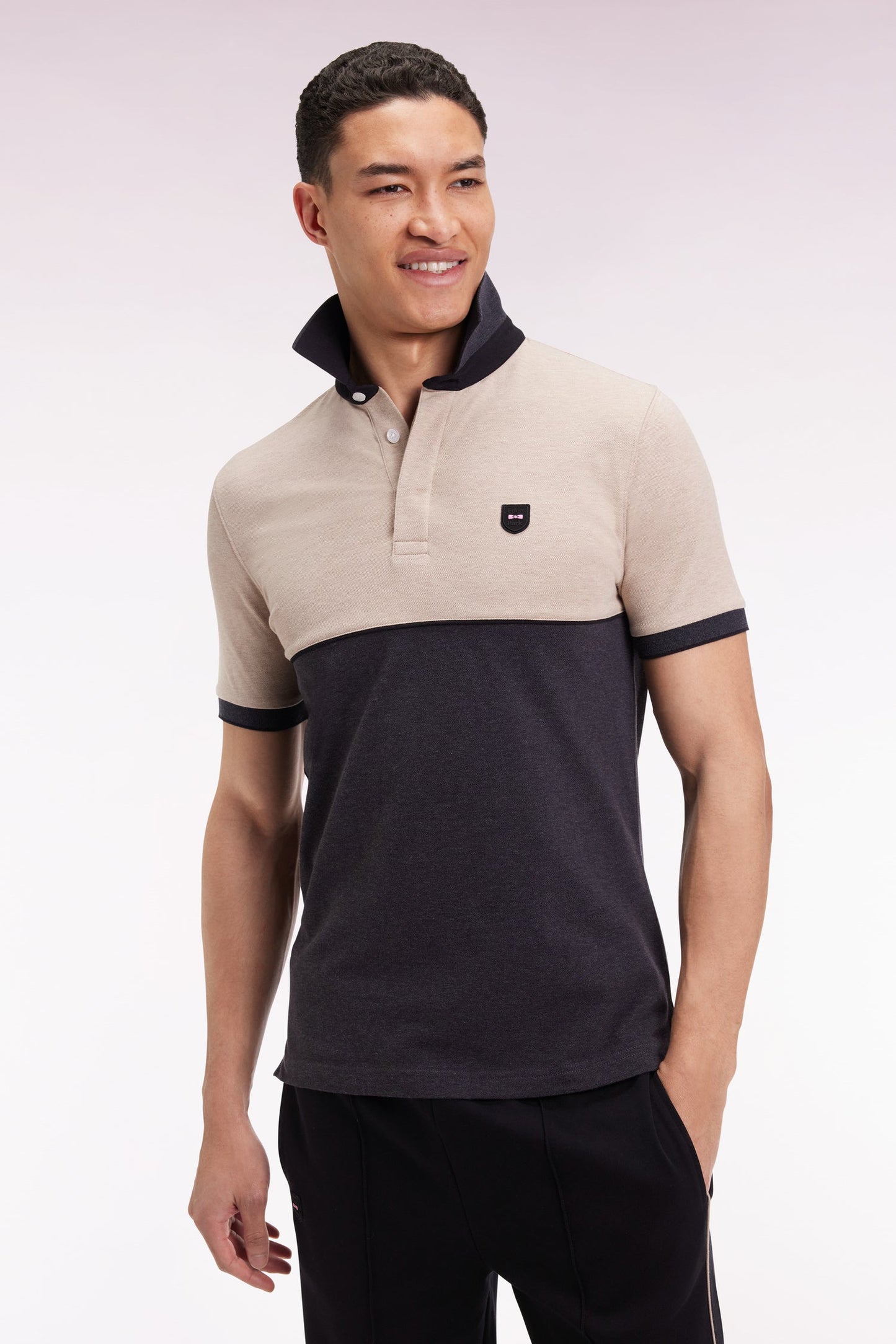Polo bicolore manches courtes en piqué coton stretch gris foncé coupe slim