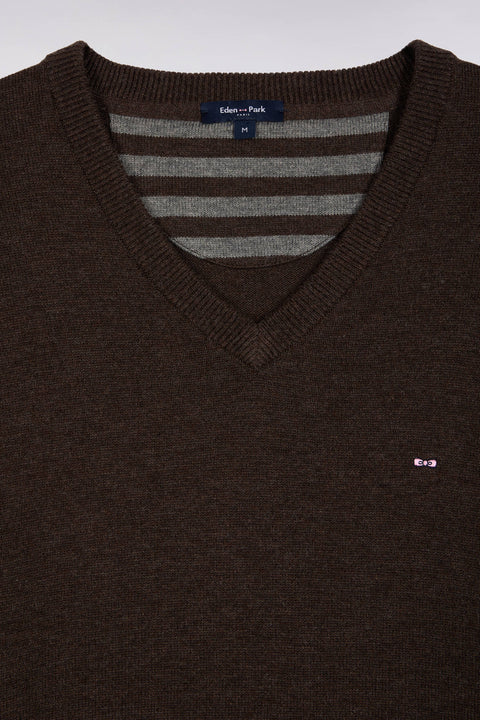 Pull col V en laine et coton marron foncé - Image 2