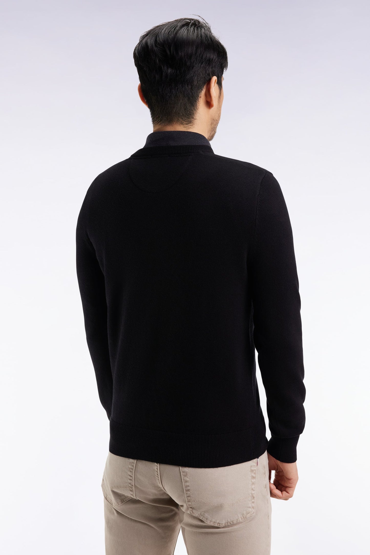 Pull col V en laine et coton noir