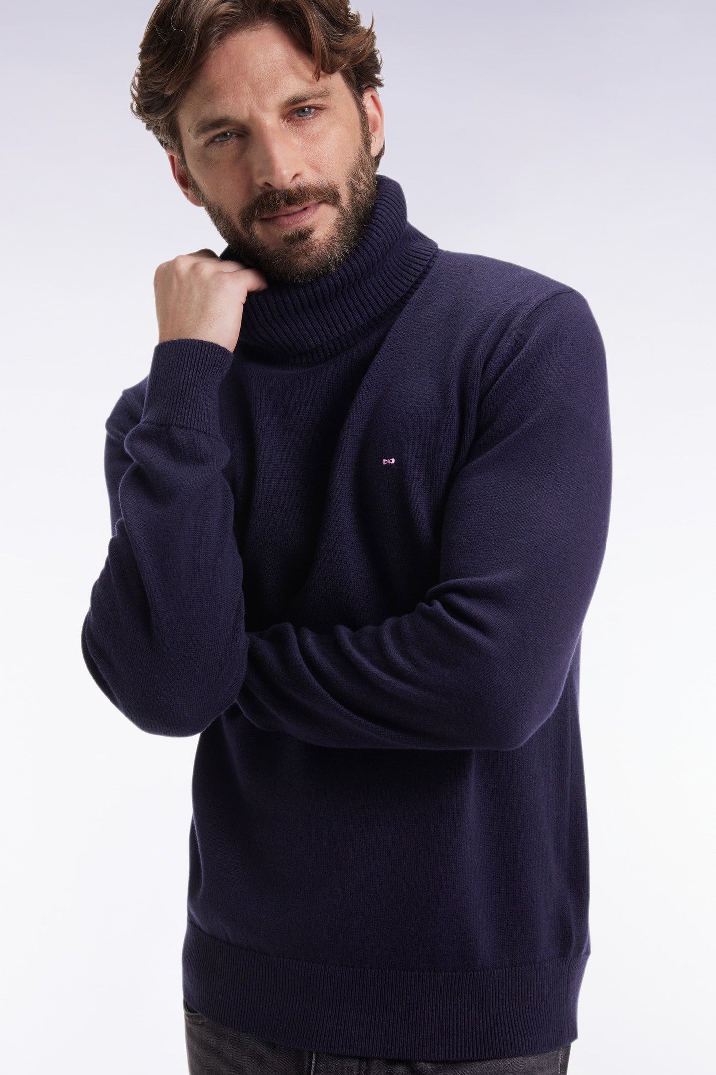 Pull col roulé en laine et coton marine