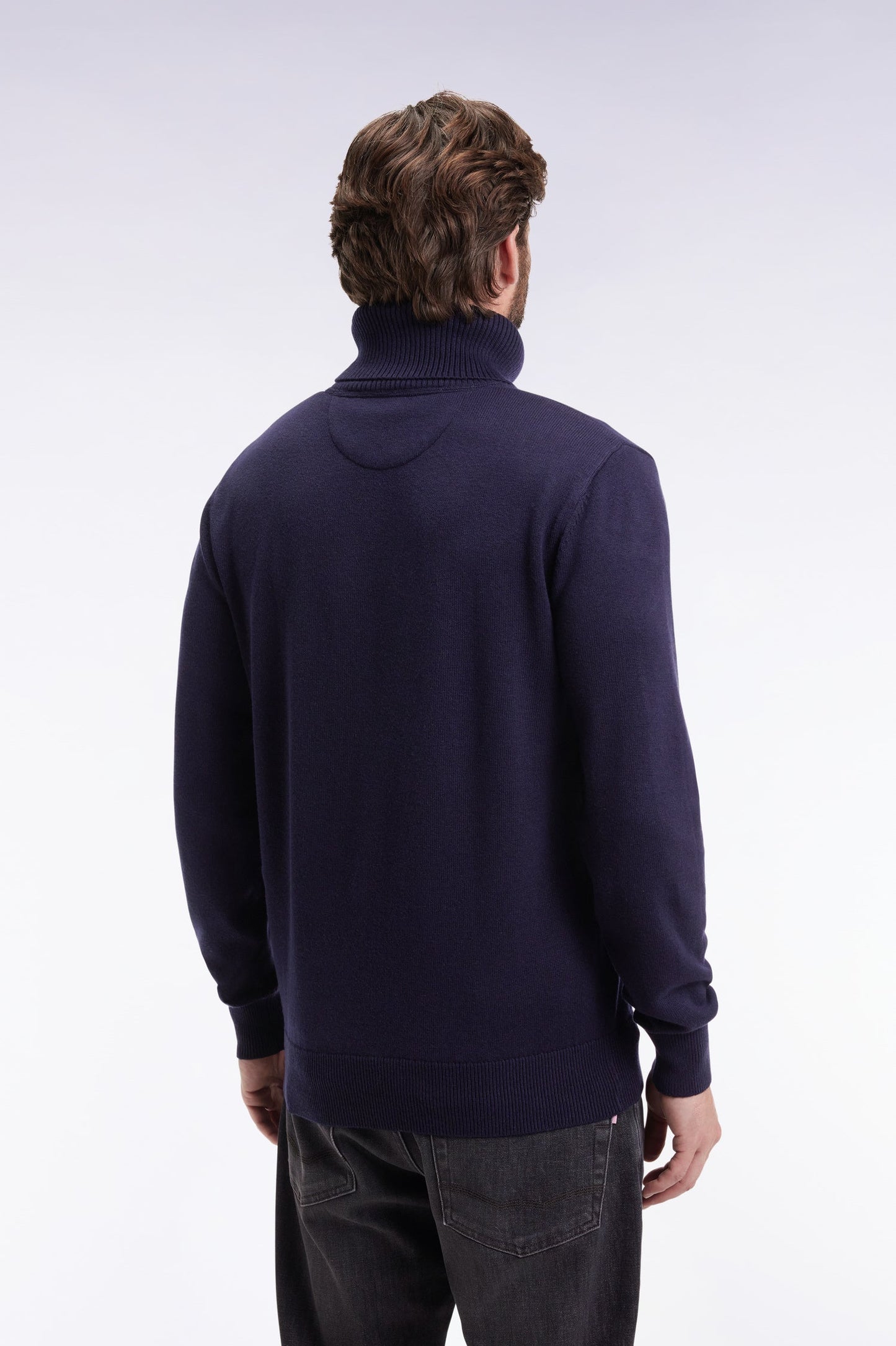 Pull col roulé en laine et coton marine