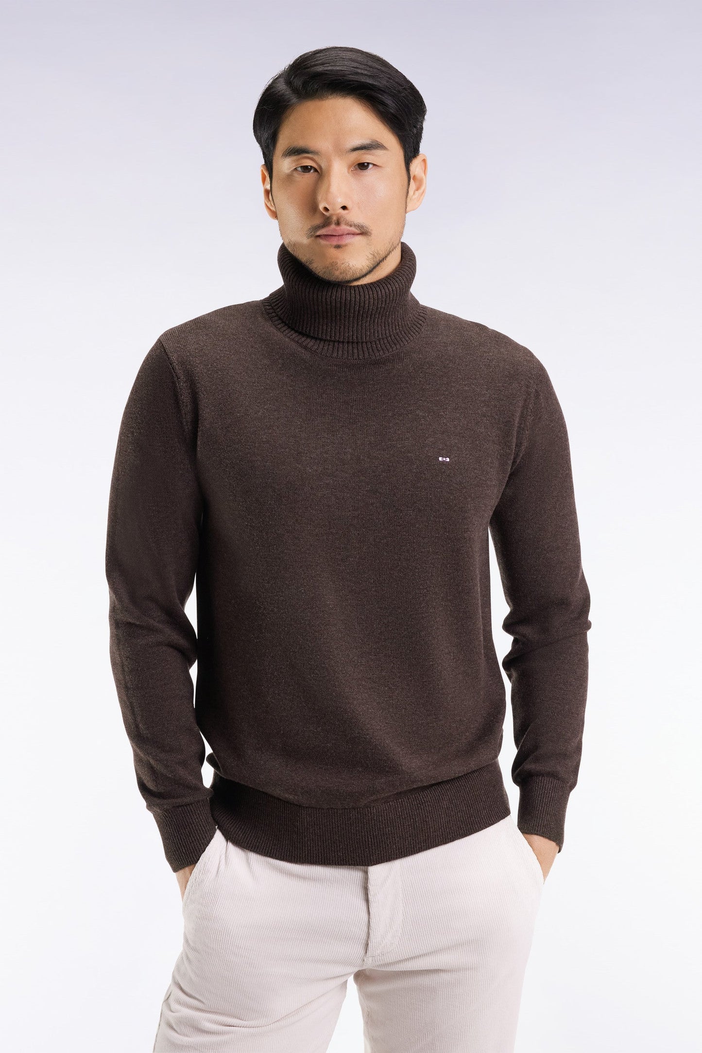 Pull col roulé en laine et coton marron foncé