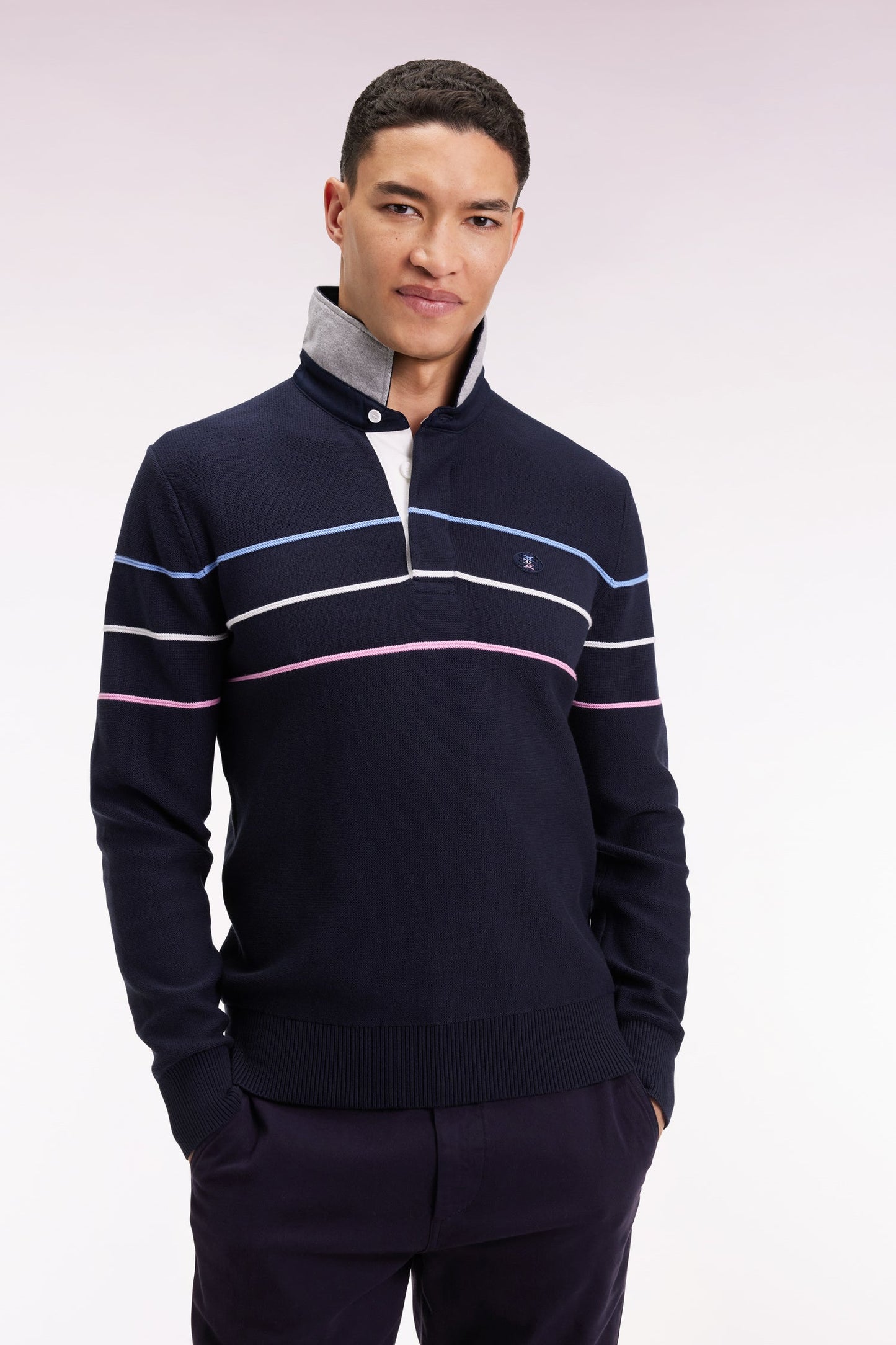 Pull col maillot en coton marine dos brodé