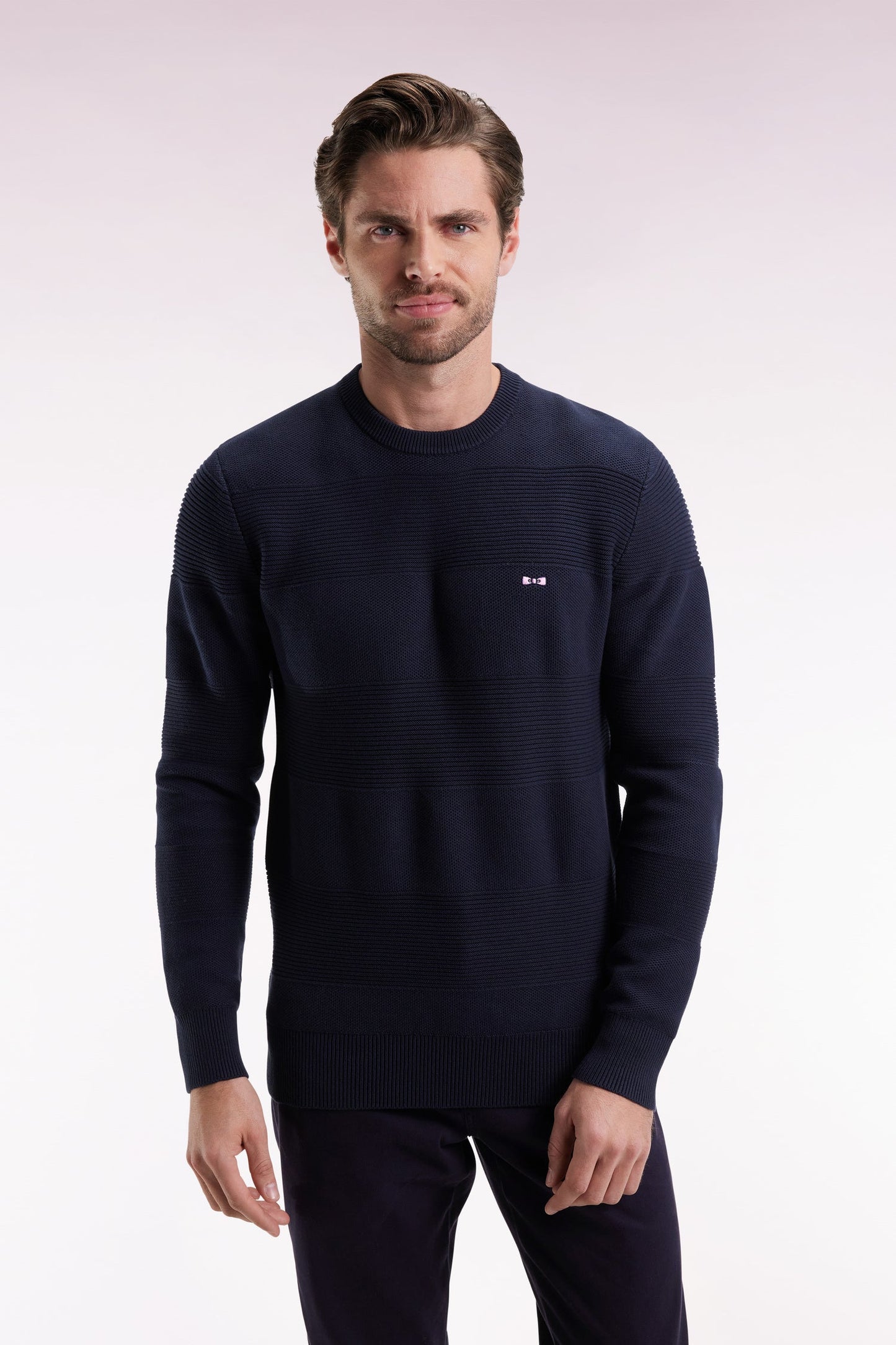 Pull col rond en coton marine à effet de rayure