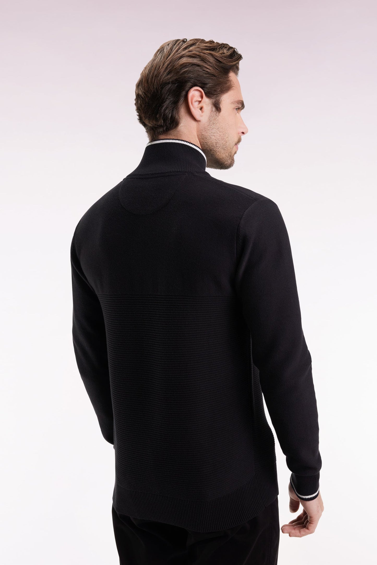 Pull col camionneur en coton noir à nœud papillon