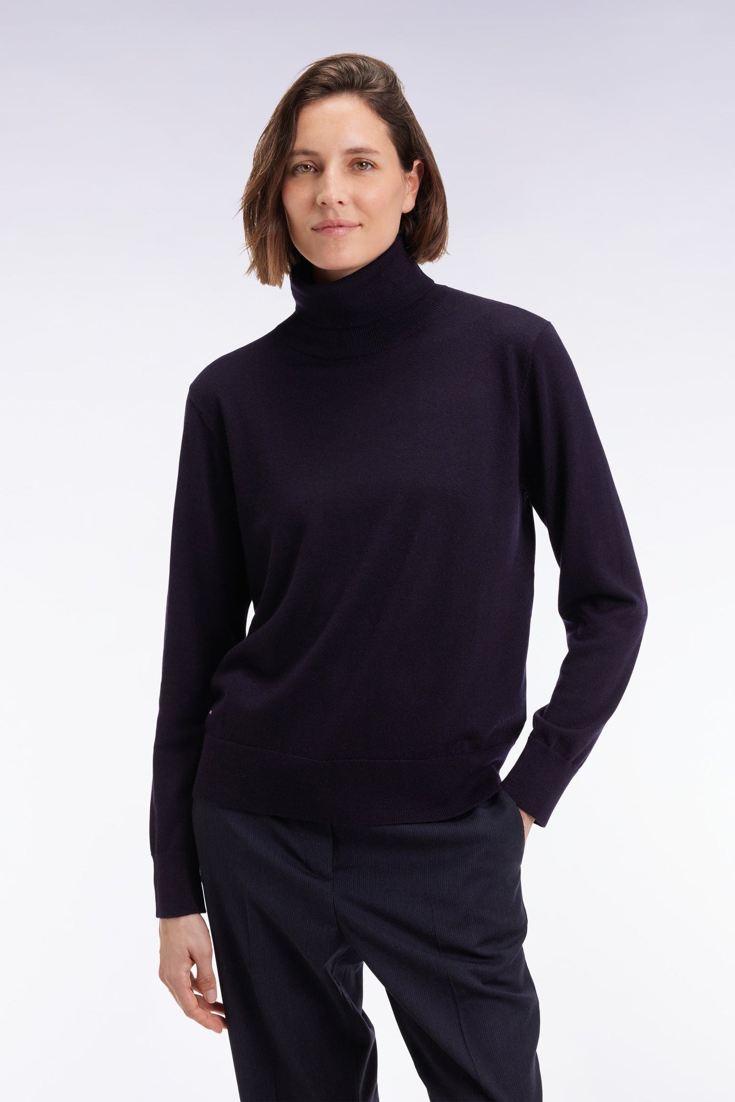 Pull à col roulé en laine mérinos marine