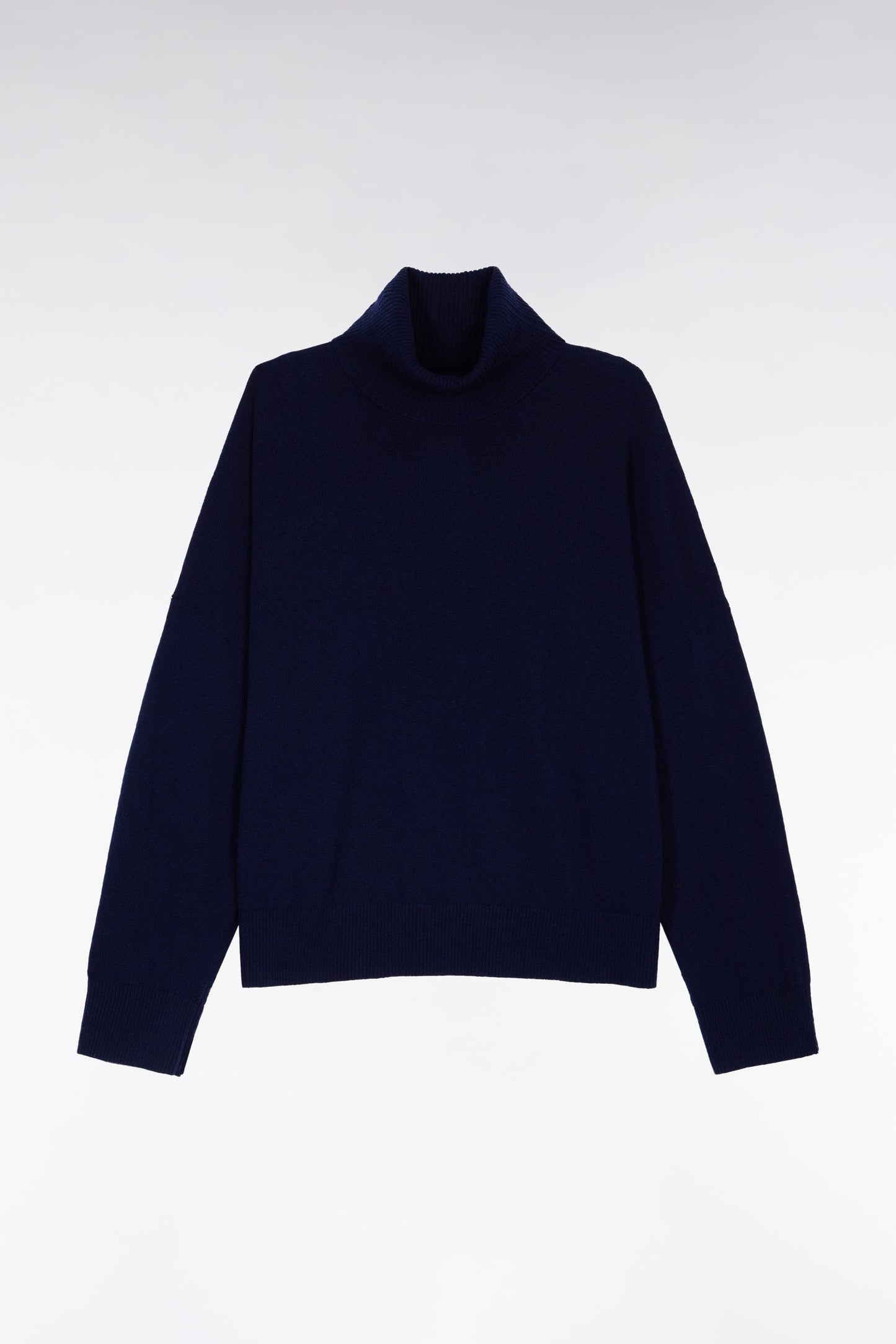 Pull à col roulé en laine et cachemire marine coupe Relaxed