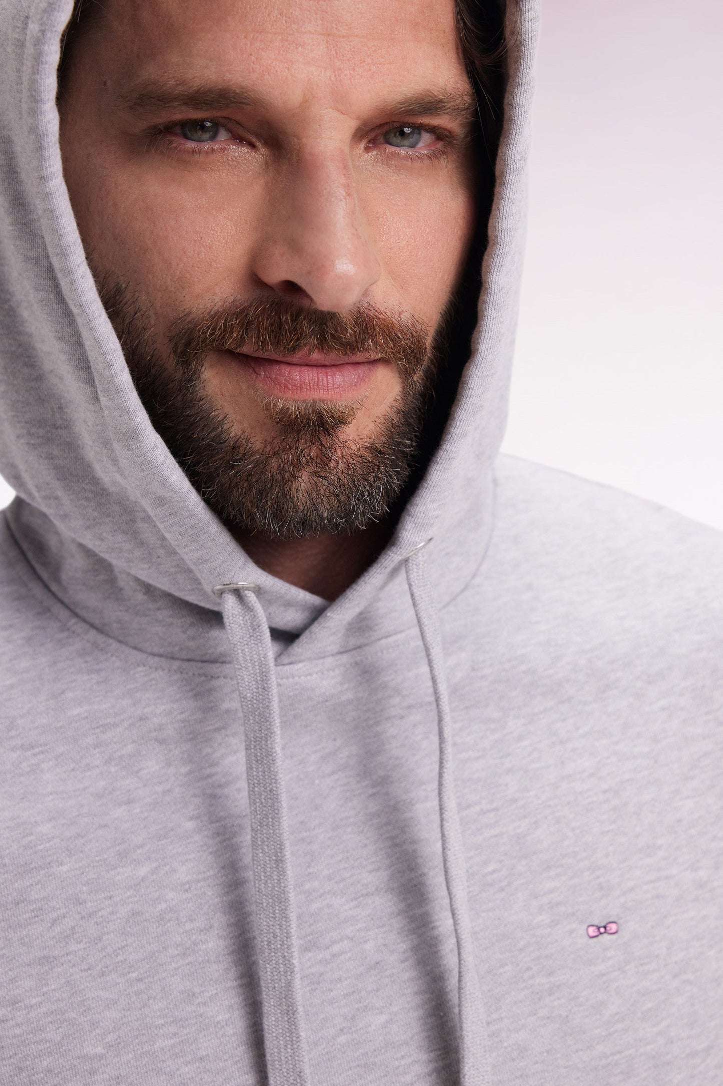 Sweatshirt à capuche en coton gris coupe droite