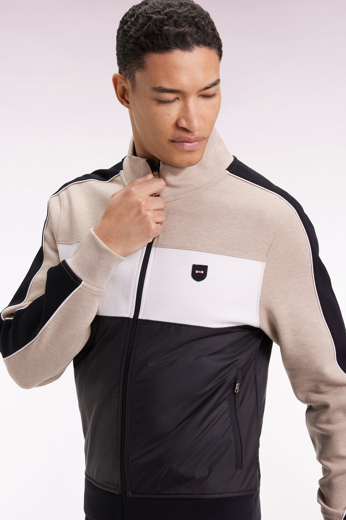 Sweatshirt zippé bimatière en nylon matelassé beige