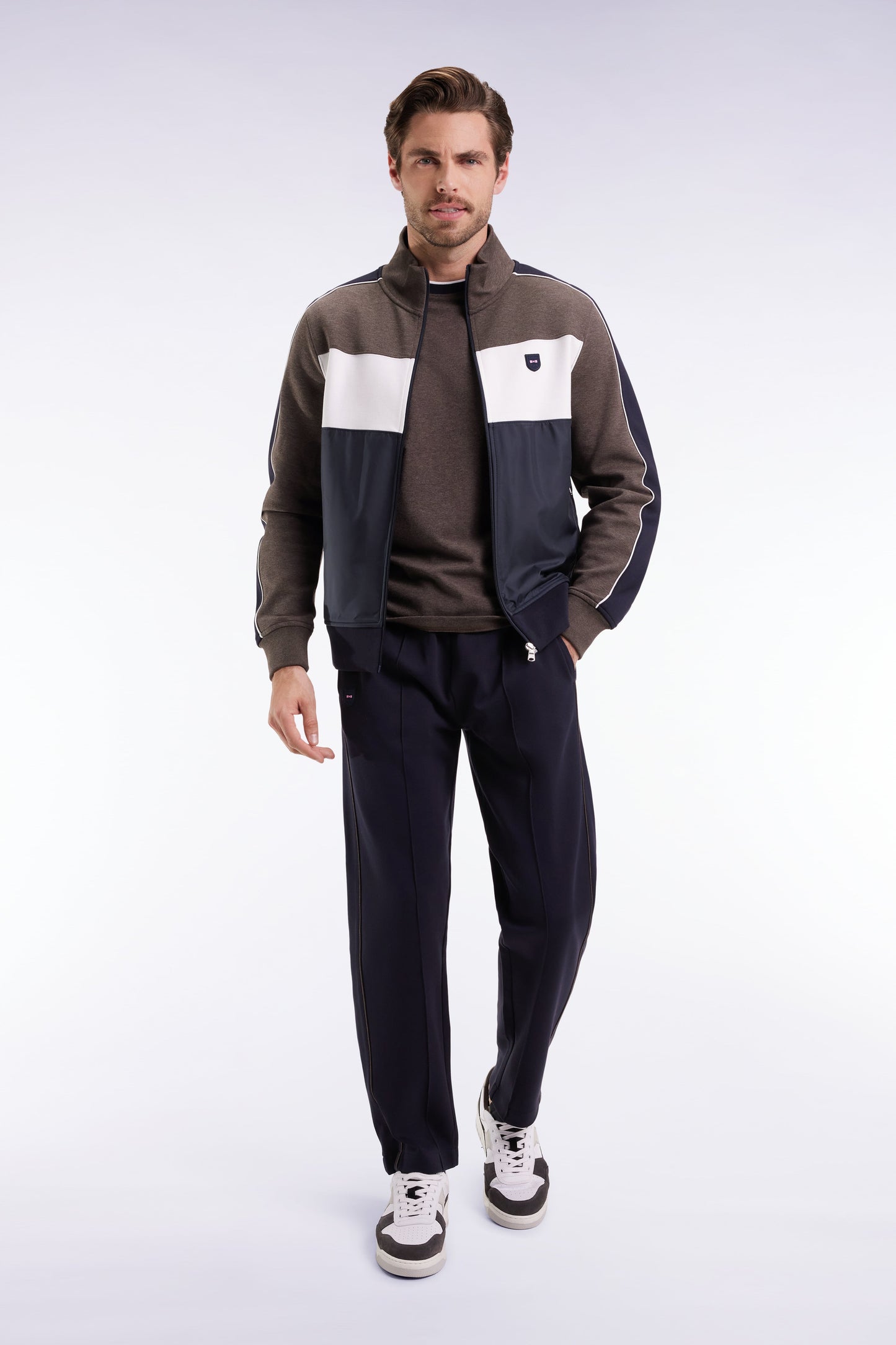Sweatshirt zippé bimatière en nylon matelassé marron