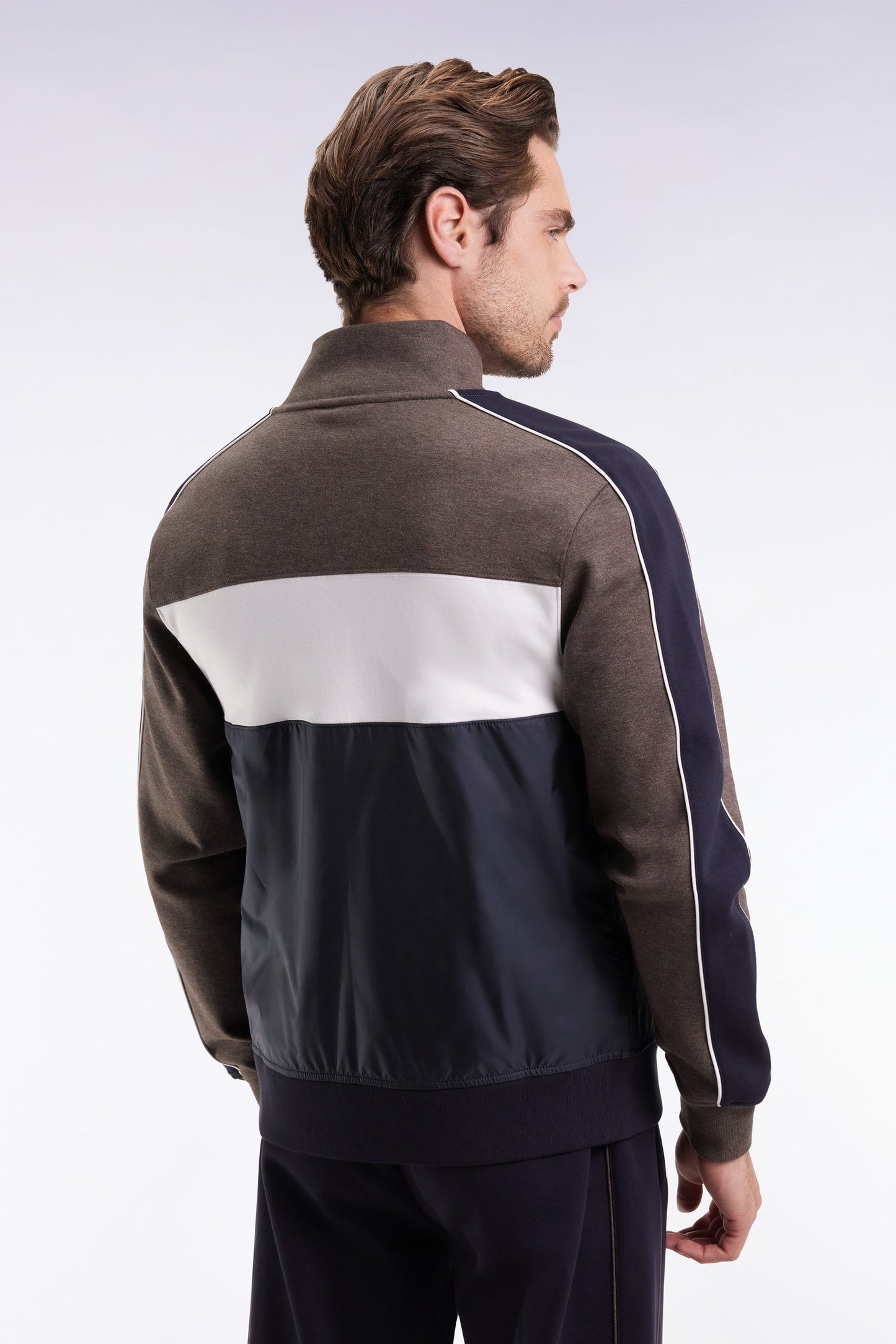 Sweatshirt zippé bimatière en nylon matelassé marron