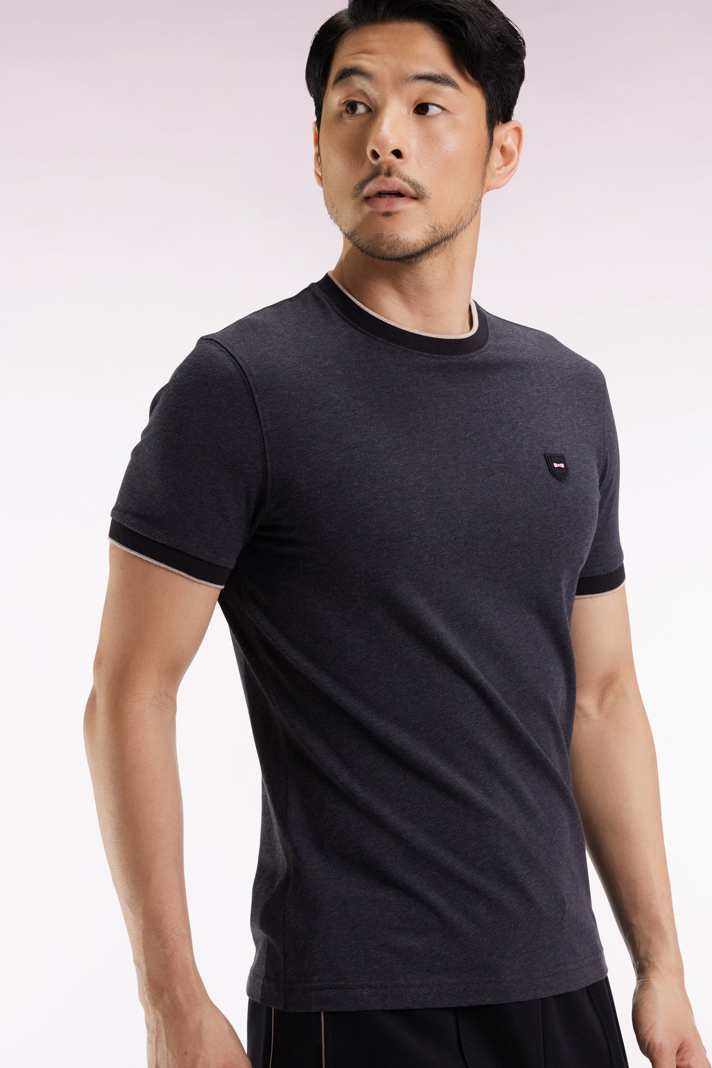 T-shirt à manches courtes en coton stretch gris anthracite coupe ajustée