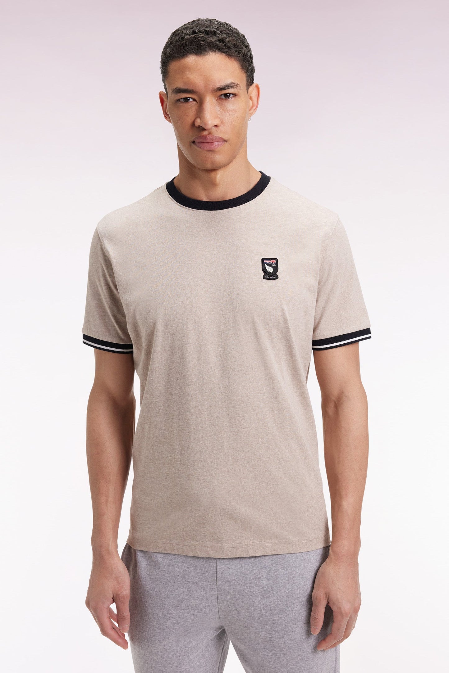 T-shirt à manches courtes en coton beige et marine Nouvelle Zélande