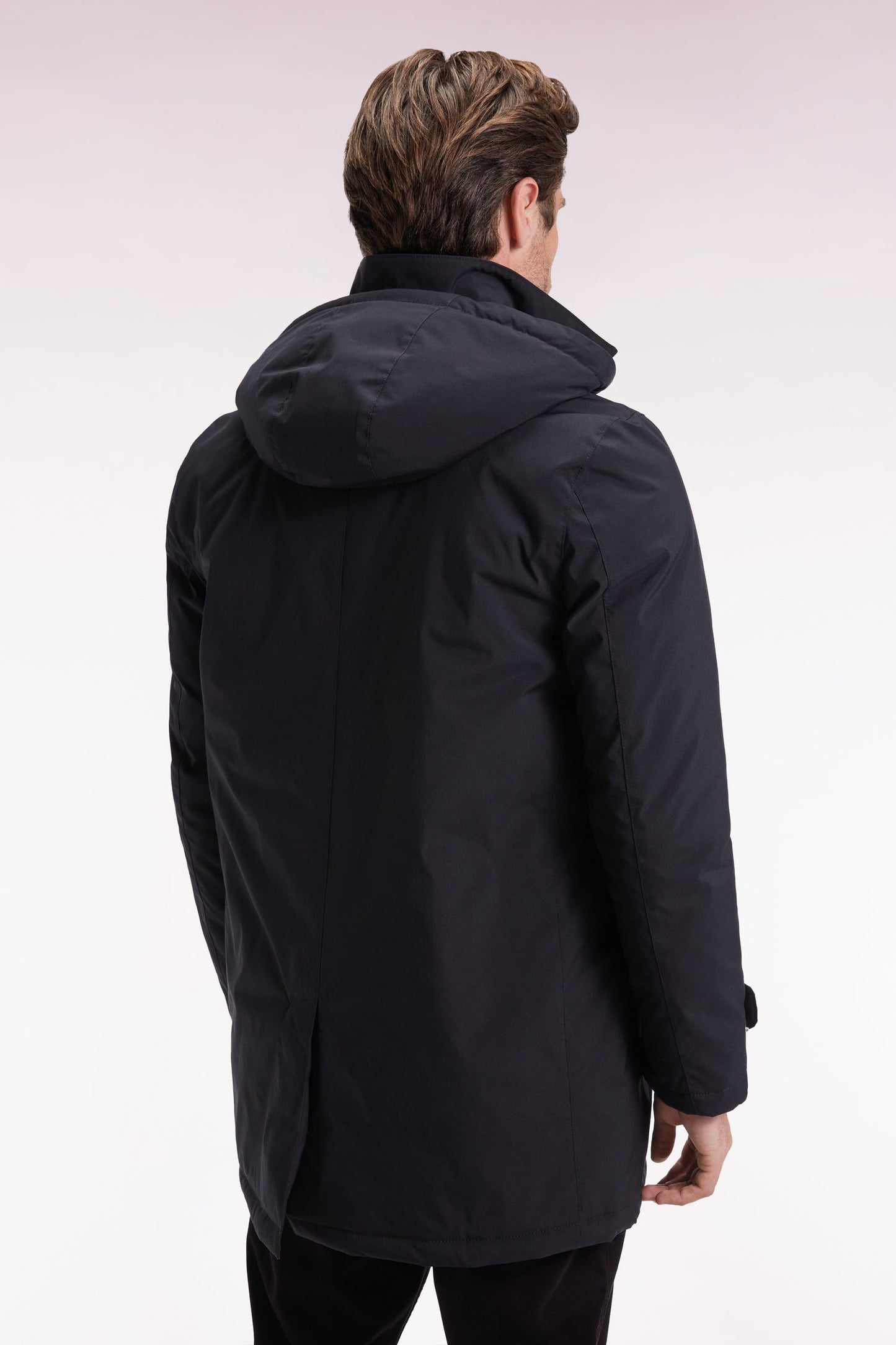 Imperméable long en nylon noir à capuche amovible