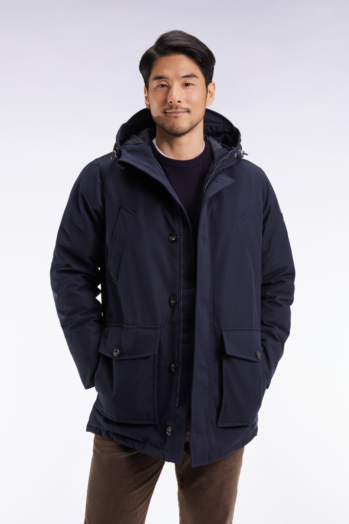 Parka courte en nylon marine à poches plaquées